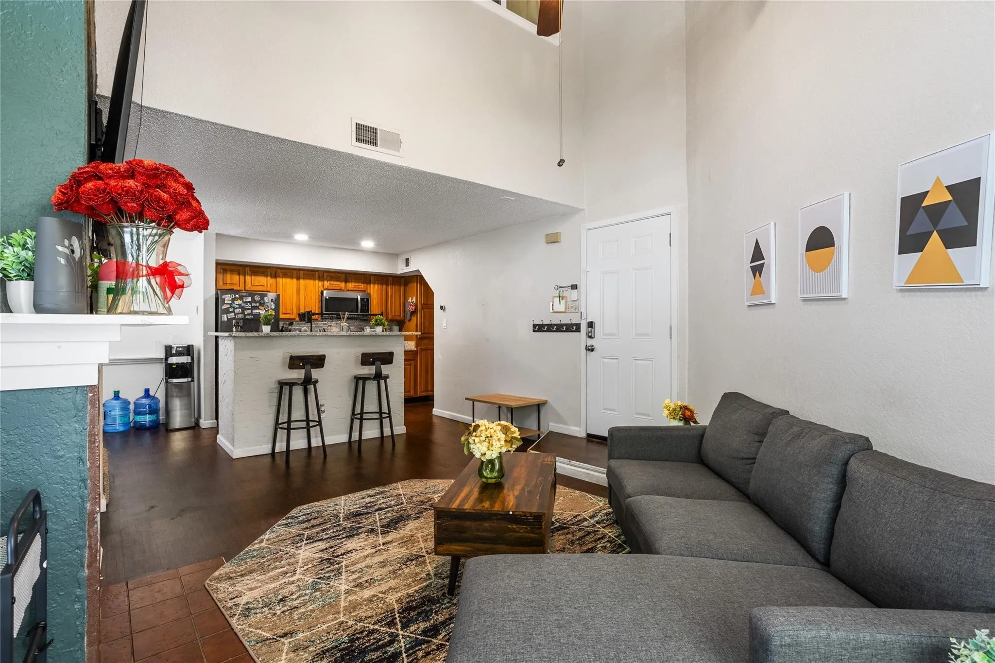 Condominium For Rent in Tarrant County , 2314 Bamboo Drive I203, Arlington, Texas 76006, 2 Bedroom, 2 Bathroom, Garage spaces, 1,031 Sqft, built in 1981, mls#21333448, Real Estate Agent in Arlington, Homes For Rent in Tarrant county, Homes For Rent in Arlington, Realtor in Arlington Texas, Real Estate Brokerage Independent Realty Texas, Luminita Cordes Realtor