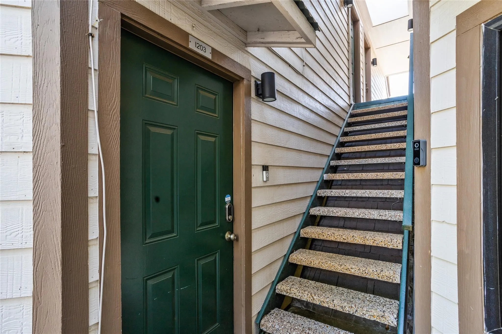 Condominium For Rent in Tarrant County , 2314 Bamboo Drive I203, Arlington, Texas 76006, 2 Bedroom, 2 Bathroom, Garage spaces, 1,031 Sqft, built in 1981, mls#21333448, Real Estate Agent in Arlington, Homes For Rent in Tarrant county, Homes For Rent in Arlington, Realtor in Arlington Texas, Real Estate Brokerage Independent Realty Texas, Luminita Cordes Realtor