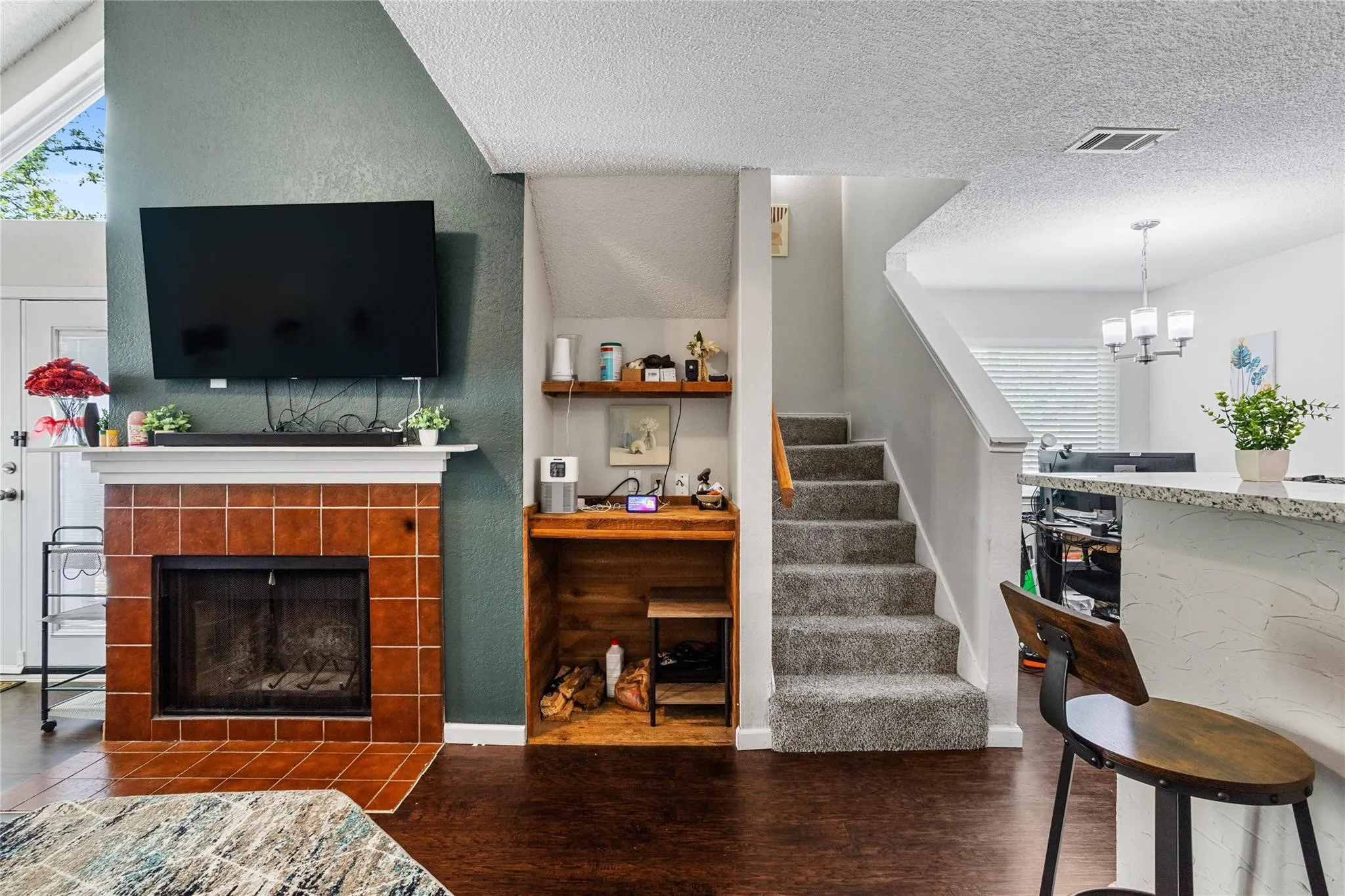 Condominium For Rent in Tarrant County , 2314 Bamboo Drive I203, Arlington, Texas 76006, 2 Bedroom, 2 Bathroom, Garage spaces, 1,031 Sqft, built in 1981, mls#21333448, Real Estate Agent in Arlington, Homes For Rent in Tarrant county, Homes For Rent in Arlington, Realtor in Arlington Texas, Real Estate Brokerage Independent Realty Texas, Luminita Cordes Realtor