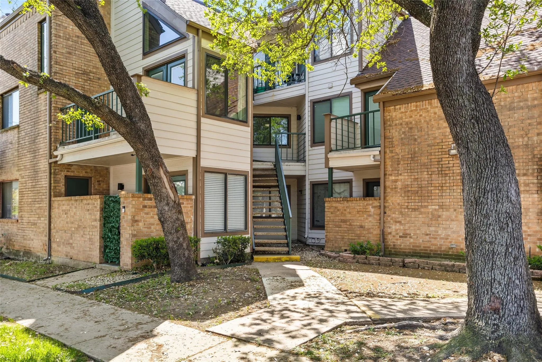 Condominium For Rent