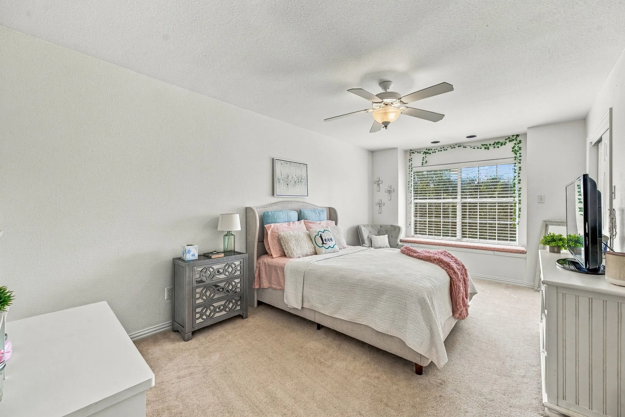 Single Family Residence For Sale in Hood County , 1211 Mallard Way, Granbury, Texas 76048, 4 Bedroom, 3 Bathroom, 2 Garage spaces, 3,324 Sqft, built in 1996, mls#21392306, Real Estate Agent in Granbury, Homes For Sale in Hood county, Homes For Sale in Granbury, Realtor in Granbury Texas, Real Estate Brokerage Independent Realty Texas, Luminita Cordes Realtor