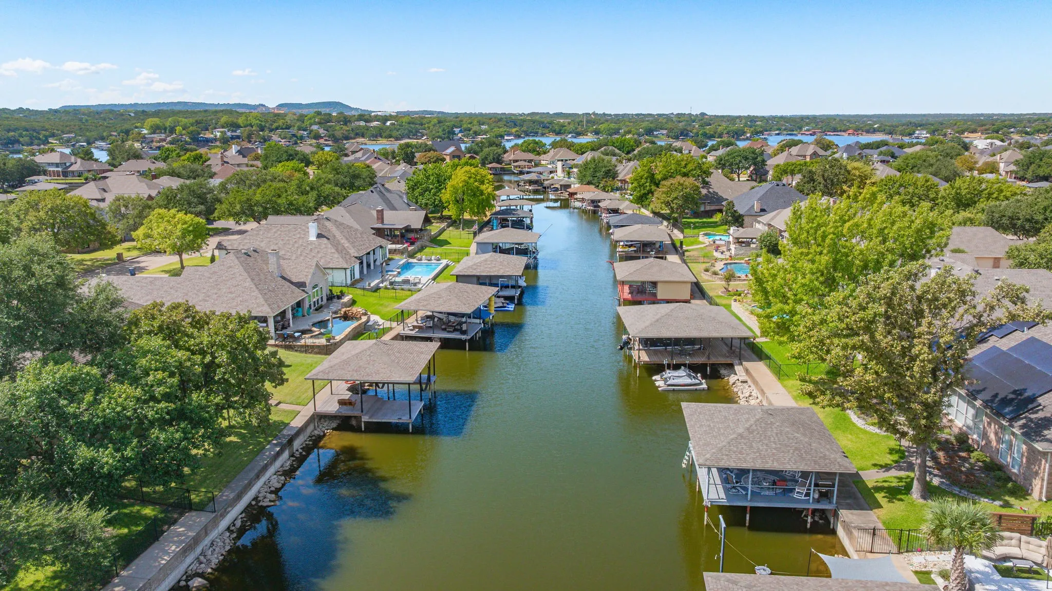 Single Family Residence For Sale in Hood County , 1211 Mallard Way, Granbury, Texas 76048, 4 Bedroom, 3 Bathroom, 2 Garage spaces, 3,324 Sqft, built in 1996, mls#21392306, Real Estate Agent in Granbury, Homes For Sale in Hood county, Homes For Sale in Granbury, Realtor in Granbury Texas, Real Estate Brokerage Independent Realty Texas, Luminita Cordes Realtor