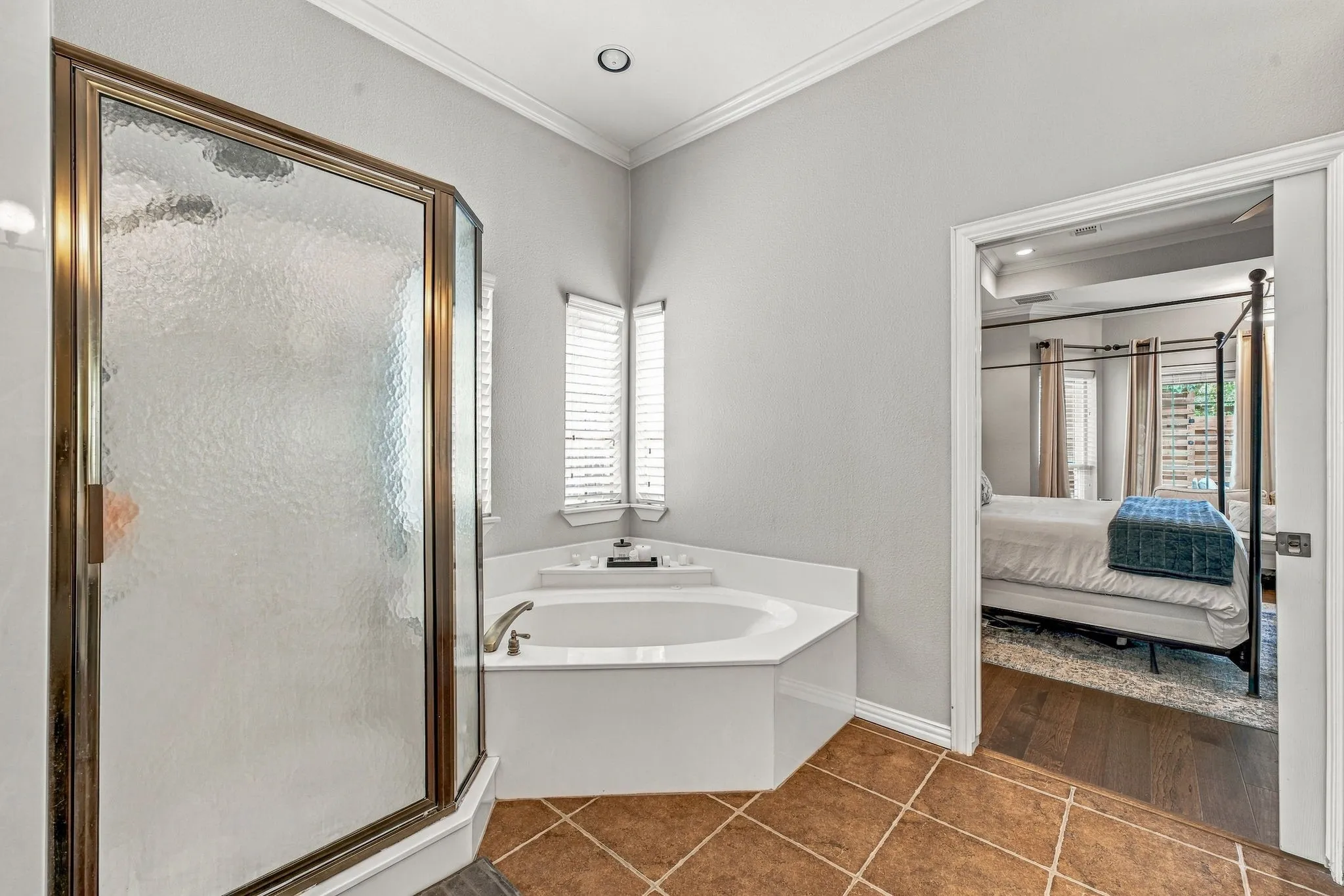 Single Family Residence For Sale in Hood County , 1211 Mallard Way, Granbury, Texas 76048, 4 Bedroom, 3 Bathroom, 2 Garage spaces, 3,324 Sqft, built in 1996, mls#21392306, Real Estate Agent in Granbury, Homes For Sale in Hood county, Homes For Sale in Granbury, Realtor in Granbury Texas, Real Estate Brokerage Independent Realty Texas, Luminita Cordes Realtor