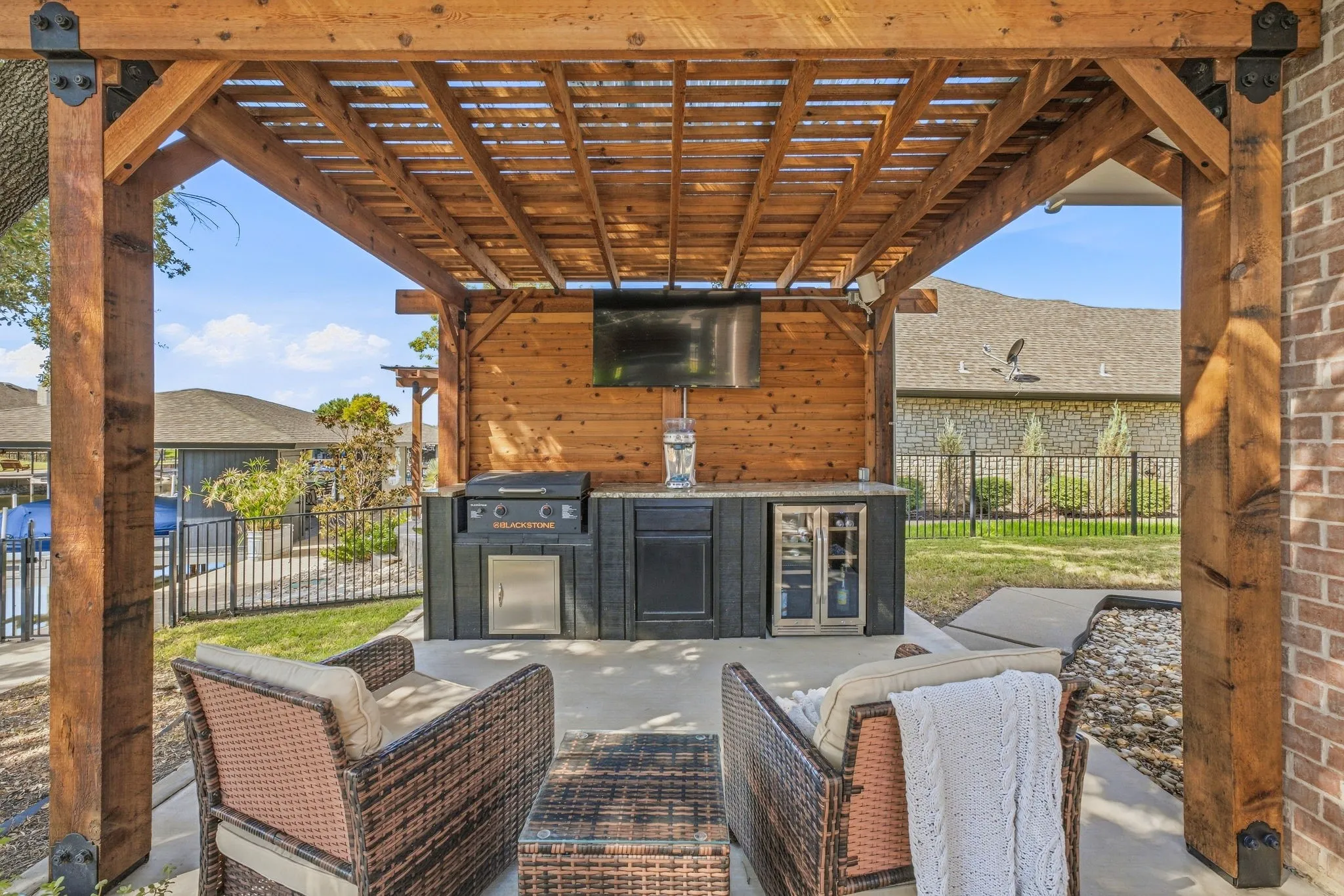 Single Family Residence For Sale in Hood County , 1211 Mallard Way, Granbury, Texas 76048, 4 Bedroom, 3 Bathroom, 2 Garage spaces, 3,324 Sqft, built in 1996, mls#21392306, Real Estate Agent in Granbury, Homes For Sale in Hood county, Homes For Sale in Granbury, Realtor in Granbury Texas, Real Estate Brokerage Independent Realty Texas, Luminita Cordes Realtor