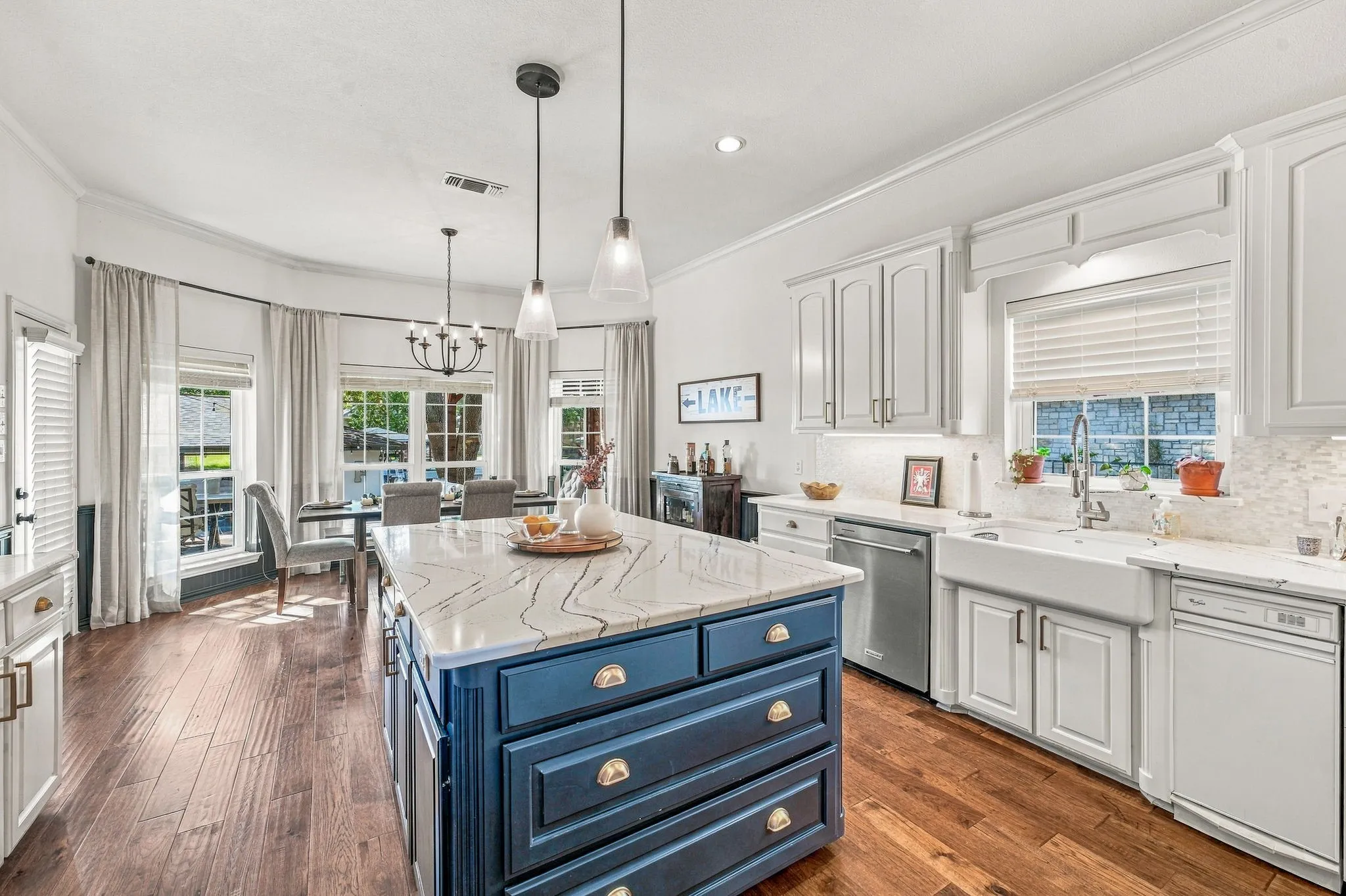 Single Family Residence For Sale in Hood County , 1211 Mallard Way, Granbury, Texas 76048, 4 Bedroom, 3 Bathroom, 2 Garage spaces, 3,324 Sqft, built in 1996, mls#21392306, Real Estate Agent in Granbury, Homes For Sale in Hood county, Homes For Sale in Granbury, Realtor in Granbury Texas, Real Estate Brokerage Independent Realty Texas, Luminita Cordes Realtor