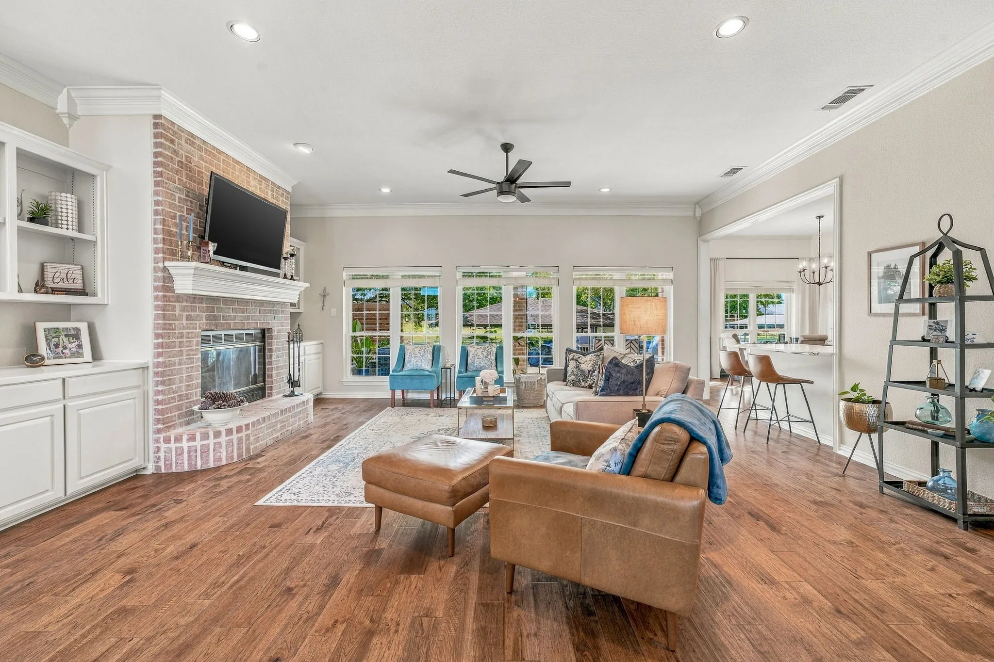 Single Family Residence For Sale in Hood County , 1211 Mallard Way, Granbury, Texas 76048, 4 Bedroom, 3 Bathroom, 2 Garage spaces, 3,324 Sqft, built in 1996, mls#21392306, Real Estate Agent in Granbury, Homes For Sale in Hood county, Homes For Sale in Granbury, Realtor in Granbury Texas, Real Estate Brokerage Independent Realty Texas, Luminita Cordes Realtor