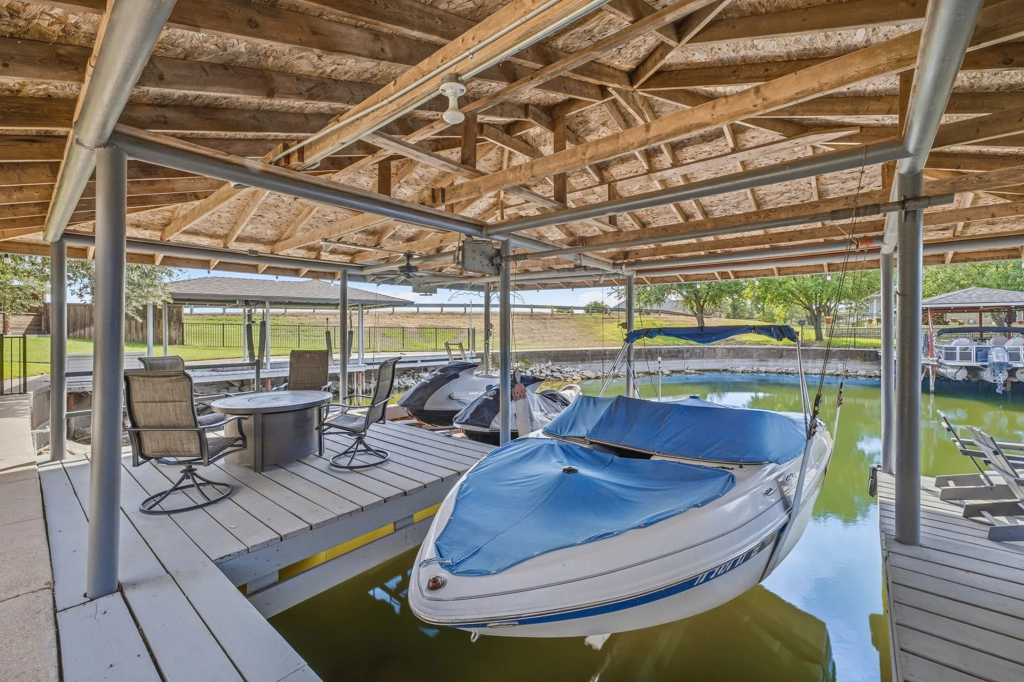 Single Family Residence For Sale in Hood County , 1211 Mallard Way, Granbury, Texas 76048, 4 Bedroom, 3 Bathroom, 2 Garage spaces, 3,324 Sqft, built in 1996, mls#21392306, Real Estate Agent in Granbury, Homes For Sale in Hood county, Homes For Sale in Granbury, Realtor in Granbury Texas, Real Estate Brokerage Independent Realty Texas, Luminita Cordes Realtor