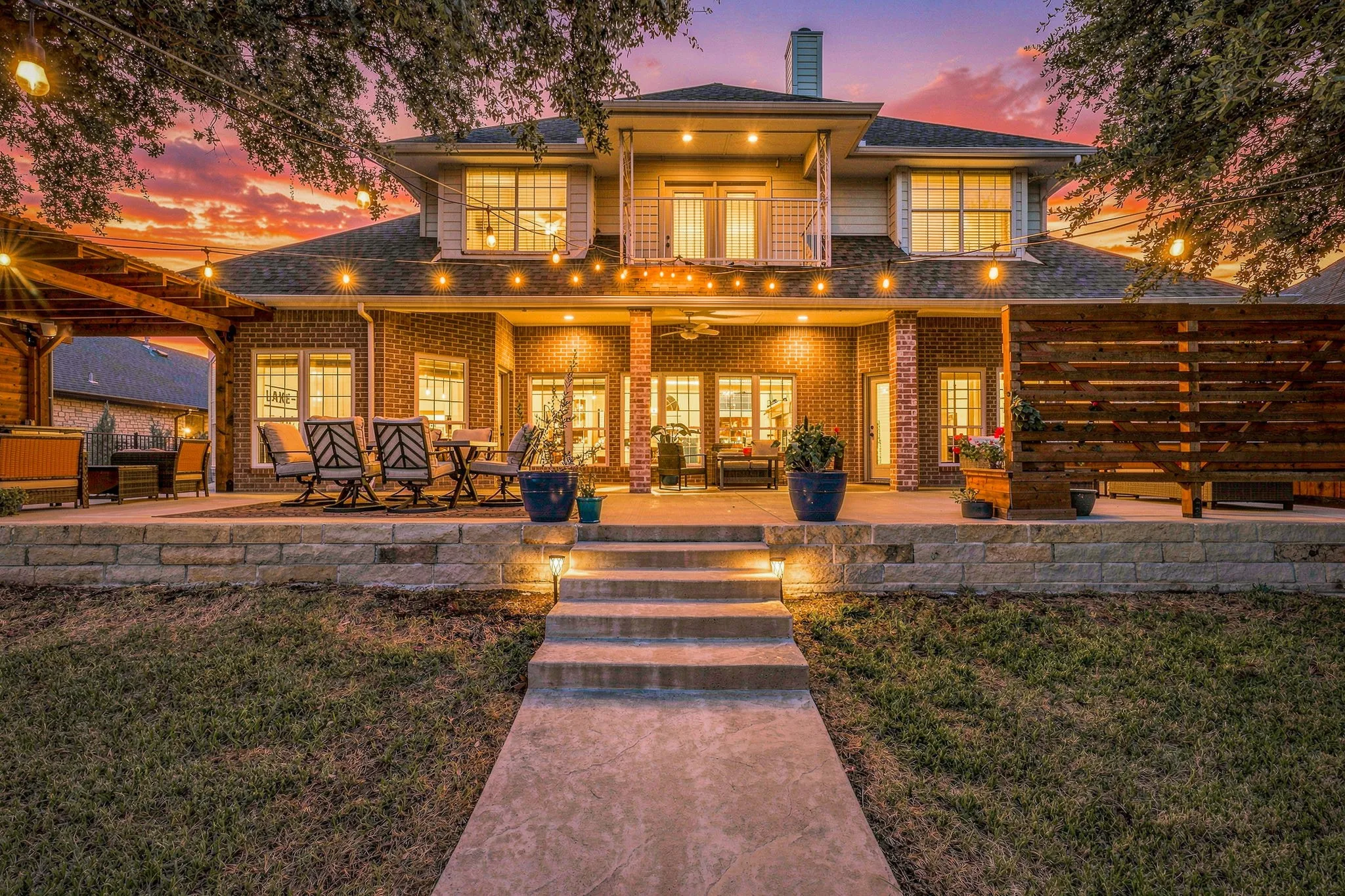 Single Family Residence For Sale in Hood County , 1211 Mallard Way, Granbury, Texas 76048, 4 Bedroom, 3 Bathroom, 2 Garage spaces, 3,324 Sqft, built in 1996, mls#21392306, Real Estate Agent in Granbury, Homes For Sale in Hood county, Homes For Sale in Granbury, Realtor in Granbury Texas, Real Estate Brokerage Independent Realty Texas, Luminita Cordes Realtor