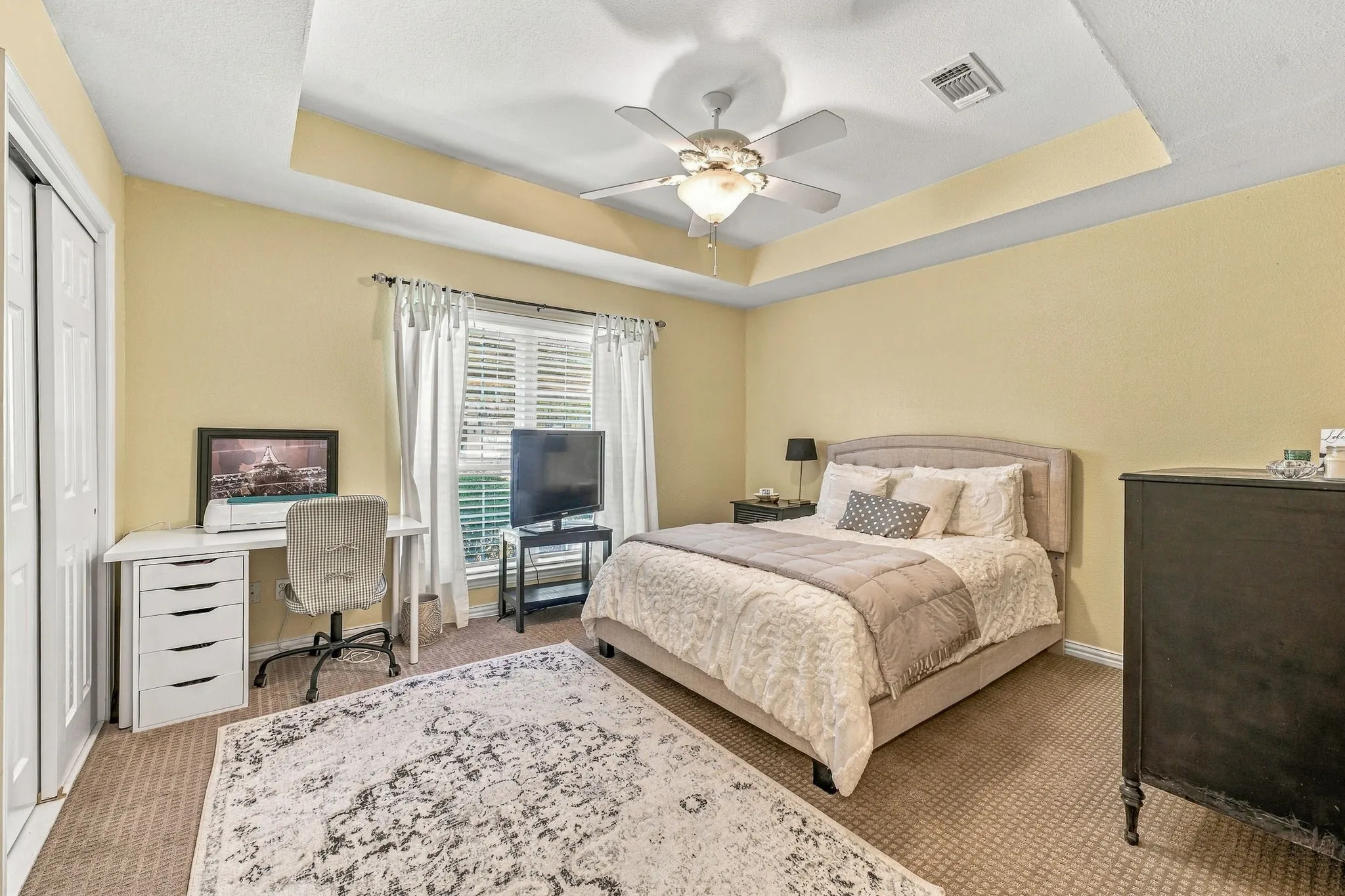 Single Family Residence For Sale in Hood County , 1211 Mallard Way, Granbury, Texas 76048, 4 Bedroom, 3 Bathroom, 2 Garage spaces, 3,324 Sqft, built in 1996, mls#21392306, Real Estate Agent in Granbury, Homes For Sale in Hood county, Homes For Sale in Granbury, Realtor in Granbury Texas, Real Estate Brokerage Independent Realty Texas, Luminita Cordes Realtor