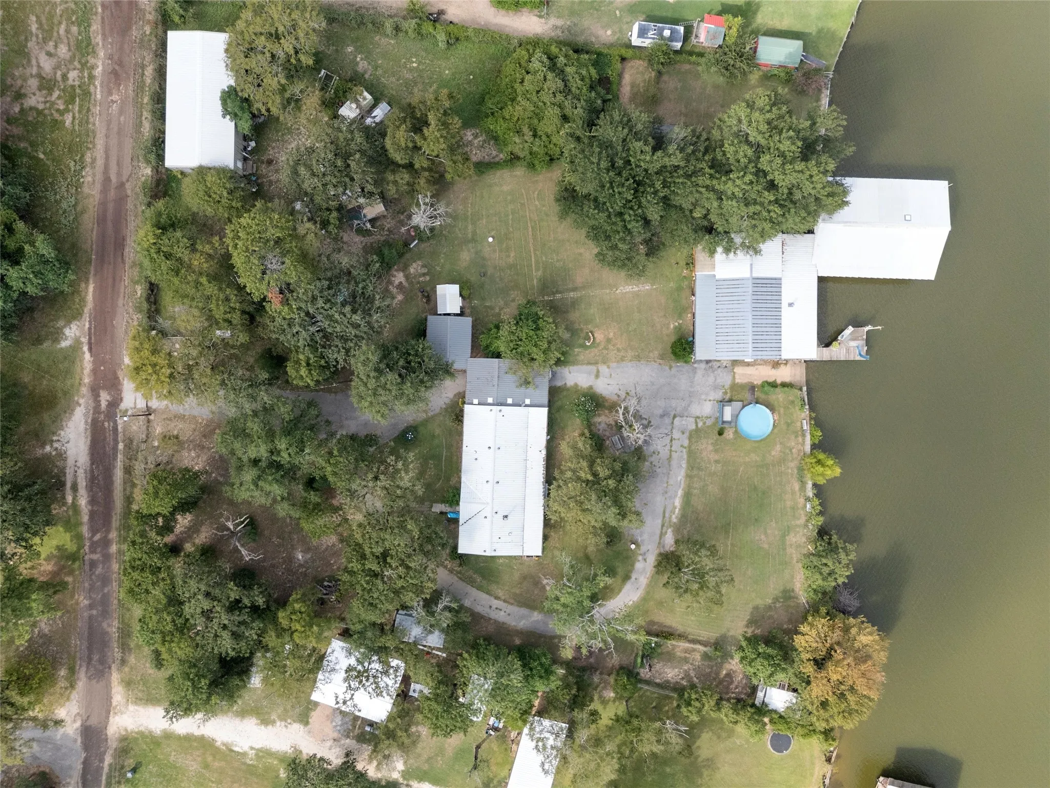Mobile Home For Sale in Limestone County , 280 Lcr 737, Thornton, Texas 76687, 2 Bedroom, 2 Bathroom, Garage spaces, 2,417 Sqft, built in 1999, mls#21392263, Real Estate Agent in Thornton, Homes For Sale in Limestone county, Homes For Sale in Thornton, Realtor in Thornton Texas, Real Estate Brokerage Independent Realty Texas, Luminita Cordes Realtor