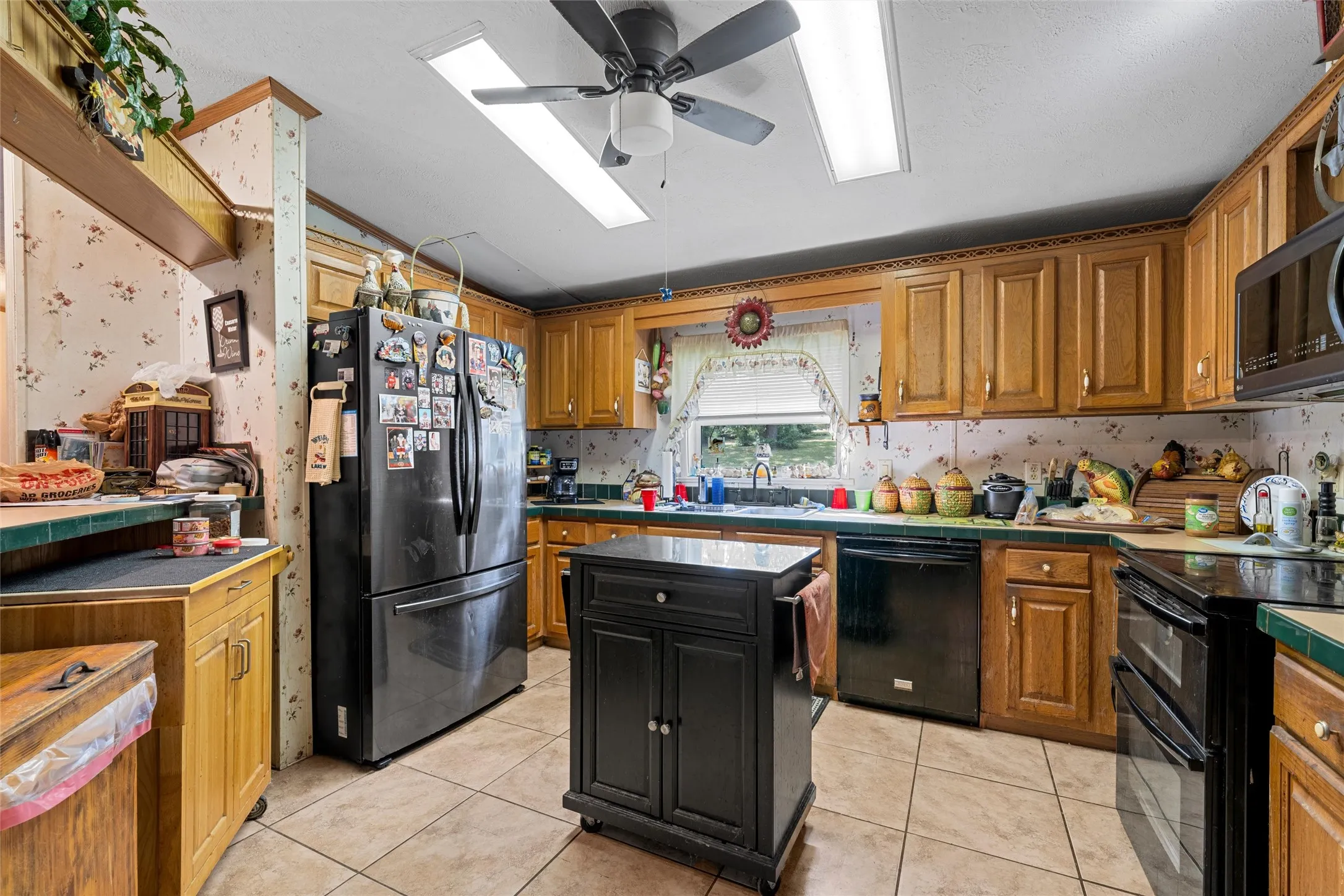 Mobile Home For Sale in Limestone County , 280 Lcr 737, Thornton, Texas 76687, 2 Bedroom, 2 Bathroom, Garage spaces, 2,417 Sqft, built in 1999, mls#21392263, Real Estate Agent in Thornton, Homes For Sale in Limestone county, Homes For Sale in Thornton, Realtor in Thornton Texas, Real Estate Brokerage Independent Realty Texas, Luminita Cordes Realtor