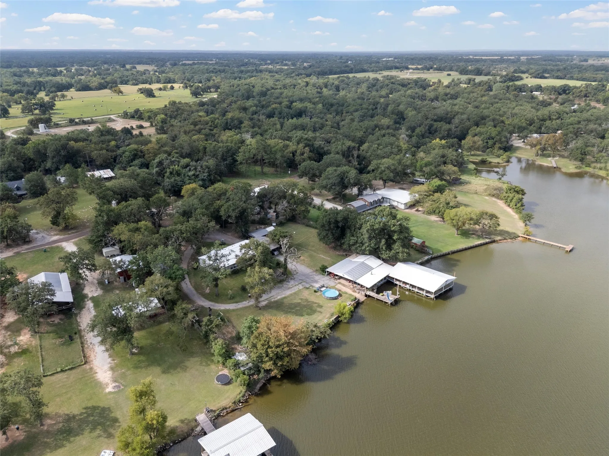 Mobile Home For Sale in Limestone County , 280 Lcr 737, Thornton, Texas 76687, 2 Bedroom, 2 Bathroom, Garage spaces, 2,417 Sqft, built in 1999, mls#21392263, Real Estate Agent in Thornton, Homes For Sale in Limestone county, Homes For Sale in Thornton, Realtor in Thornton Texas, Real Estate Brokerage Independent Realty Texas, Luminita Cordes Realtor