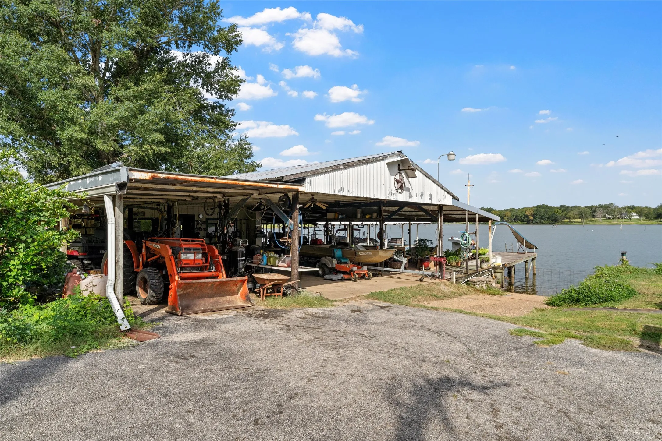 Mobile Home For Sale in Limestone County , 280 Lcr 737, Thornton, Texas 76687, 2 Bedroom, 2 Bathroom, Garage spaces, 2,417 Sqft, built in 1999, mls#21392263, Real Estate Agent in Thornton, Homes For Sale in Limestone county, Homes For Sale in Thornton, Realtor in Thornton Texas, Real Estate Brokerage Independent Realty Texas, Luminita Cordes Realtor