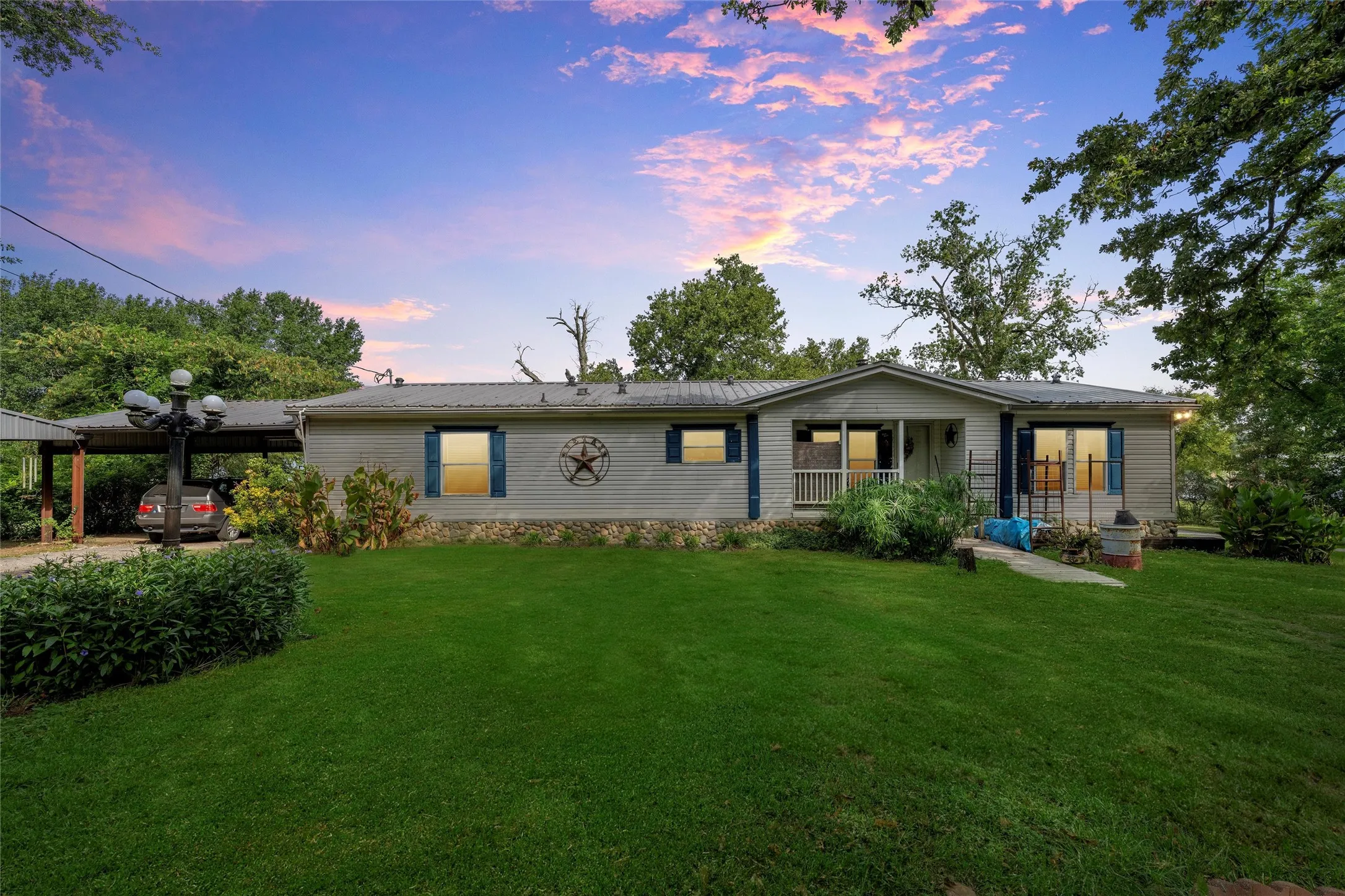 Mobile Home For Sale in Limestone County , 280 Lcr 737, Thornton, Texas 76687, 2 Bedroom, 2 Bathroom, Garage spaces, 2,417 Sqft, built in 1999, mls#21392263, Real Estate Agent in Thornton, Homes For Sale in Limestone county, Homes For Sale in Thornton, Realtor in Thornton Texas, Real Estate Brokerage Independent Realty Texas, Luminita Cordes Realtor