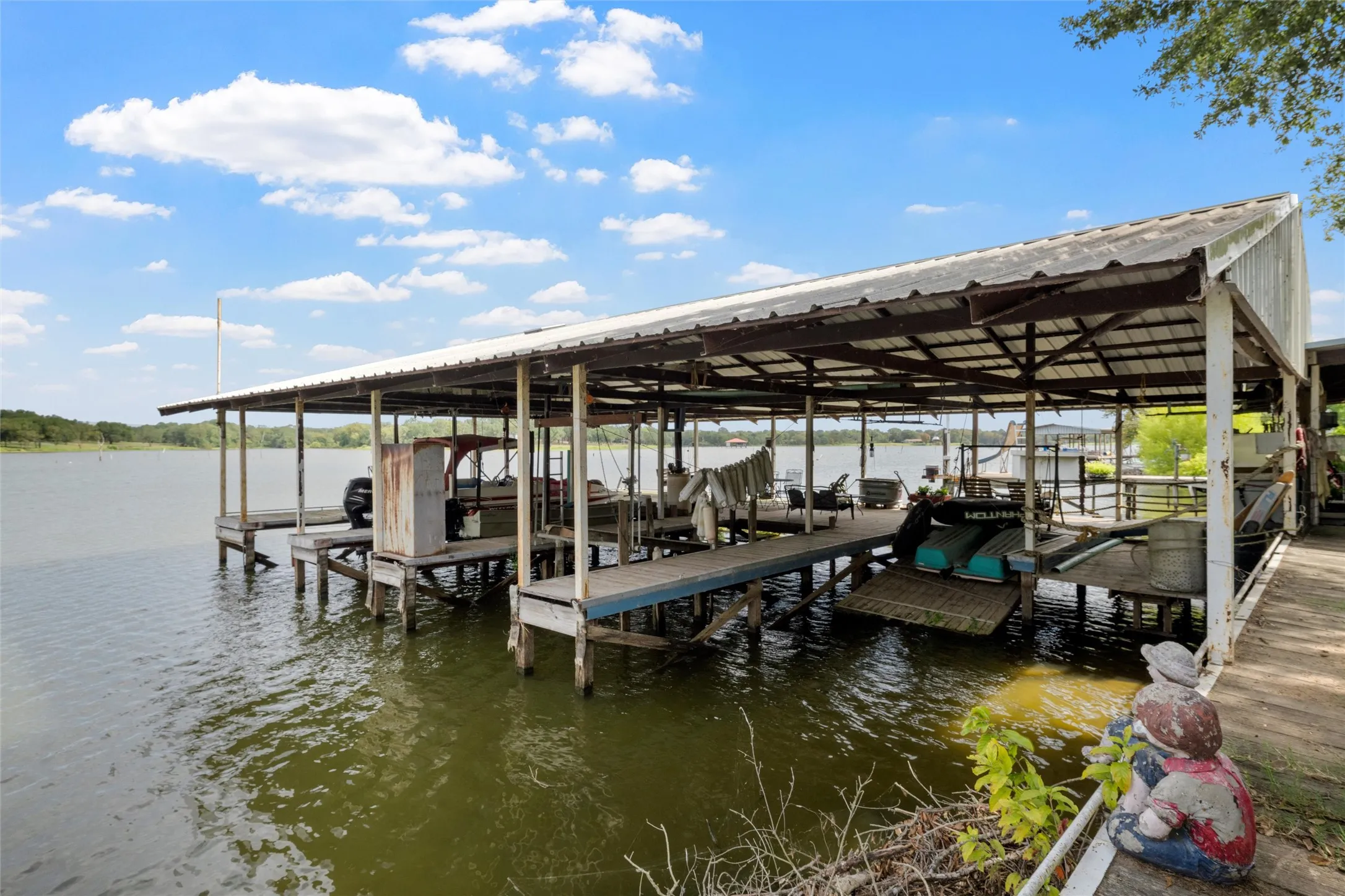 Mobile Home For Sale in Limestone County , 280 Lcr 737, Thornton, Texas 76687, 2 Bedroom, 2 Bathroom, Garage spaces, 2,417 Sqft, built in 1999, mls#21392263, Real Estate Agent in Thornton, Homes For Sale in Limestone county, Homes For Sale in Thornton, Realtor in Thornton Texas, Real Estate Brokerage Independent Realty Texas, Luminita Cordes Realtor