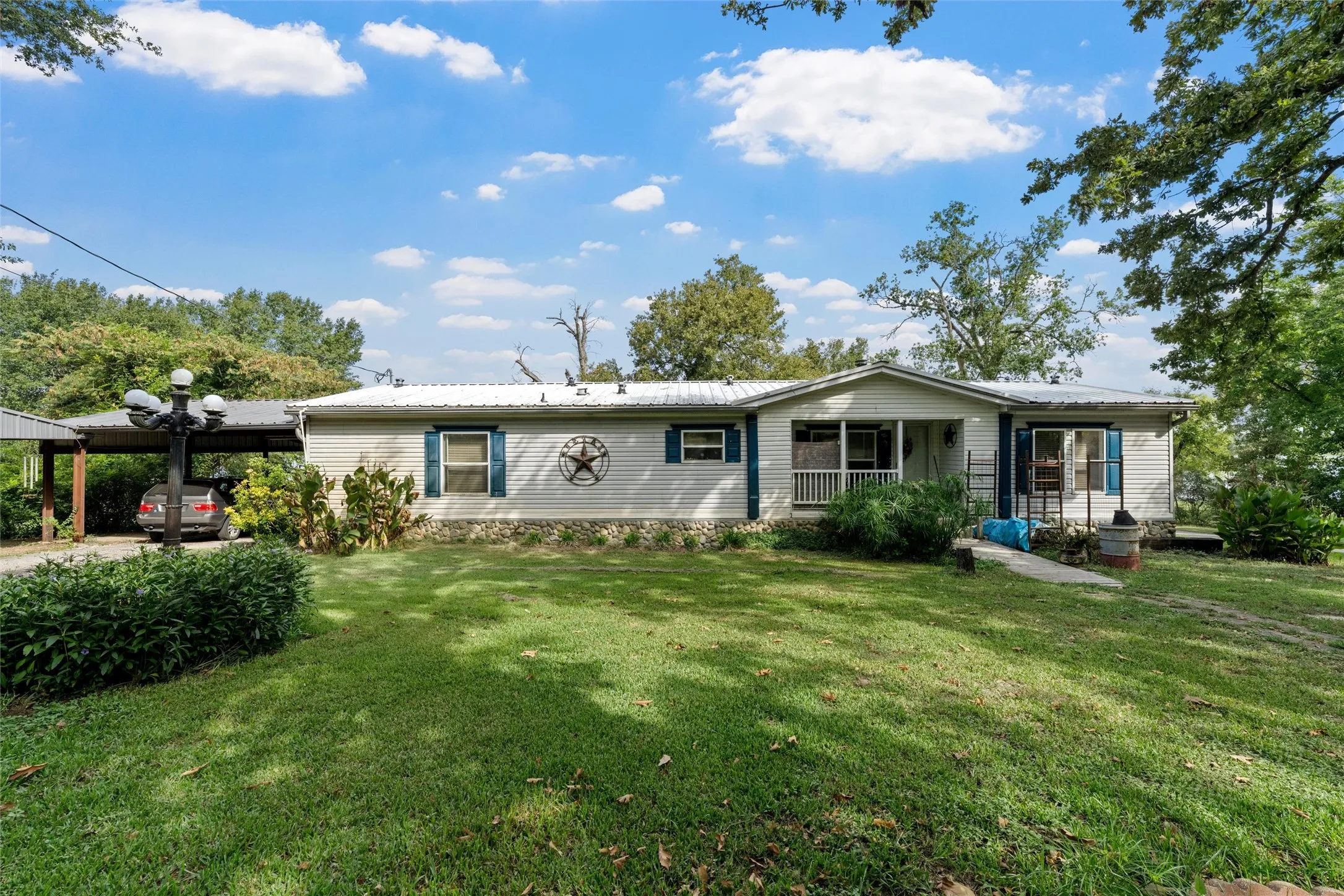Mobile Home For Sale in Limestone County , 280 Lcr 737, Thornton, Texas 76687, 2 Bedroom, 2 Bathroom, Garage spaces, 2,417 Sqft, built in 1999, mls#21392263, Real Estate Agent in Thornton, Homes For Sale in Limestone county, Homes For Sale in Thornton, Realtor in Thornton Texas, Real Estate Brokerage Independent Realty Texas, Luminita Cordes Realtor