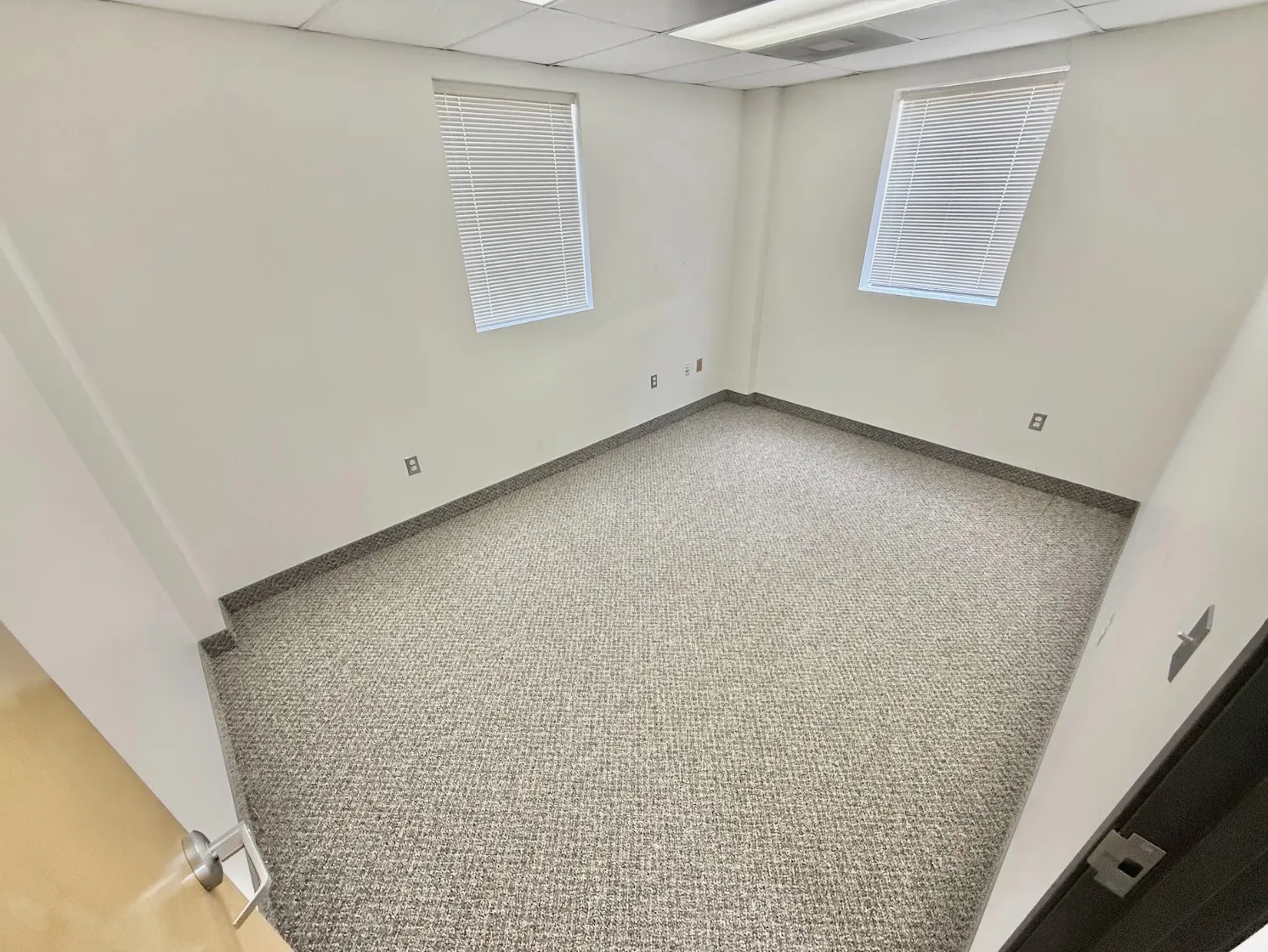 Office For Rent in Tarrant County , 2462 E Long Avenue, Fort Worth, Texas 76106, 0, 0, Garage spaces, 0 Sqft, built in 2001, mls#21392314, Real Estate Agent in Fort Worth, Homes For Rent in Tarrant county, Homes For Rent in Fort Worth, Realtor in Fort Worth Texas, Real Estate Brokerage Independent Realty Texas, Luminita Cordes Realtor