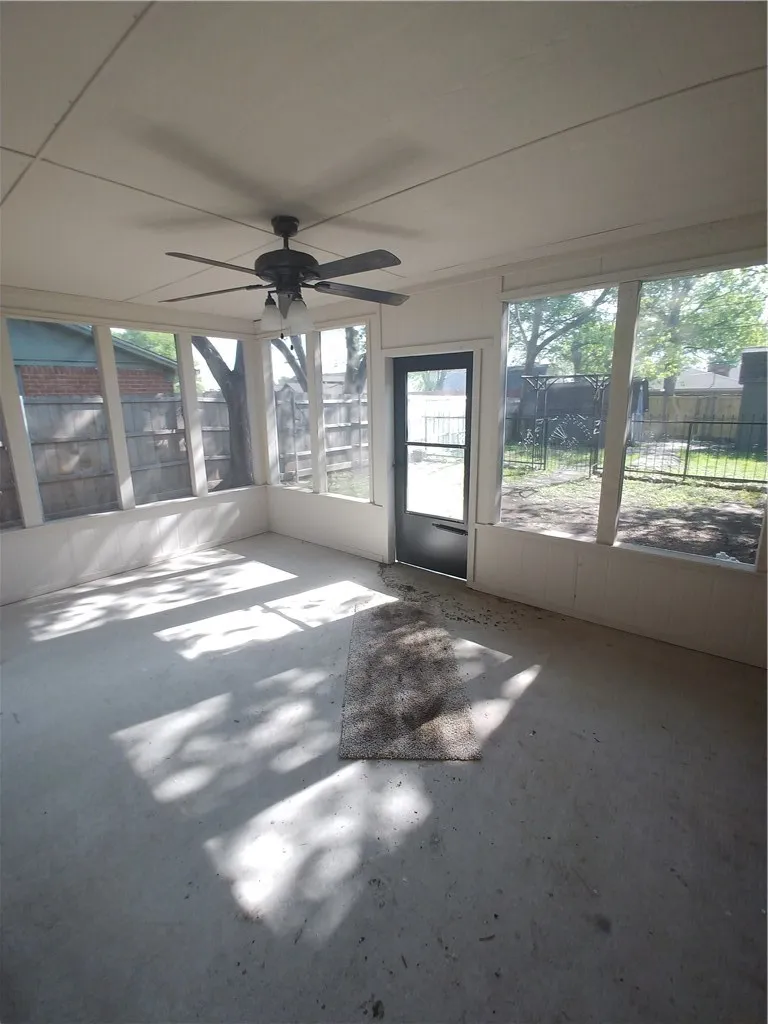 Single Family Residence For Rent in Collin County , 333 Hilltop Lane, Wylie, Texas 75098, 4 Bedroom, 2 Bathroom, 2 Garage spaces, 1,292 Sqft, built in 1966, mls#21392318, Real Estate Agent in Wylie, Homes For Rent in Collin county, Homes For Rent in Wylie, Realtor in Wylie Texas, Real Estate Brokerage Independent Realty Texas, Luminita Cordes Realtor