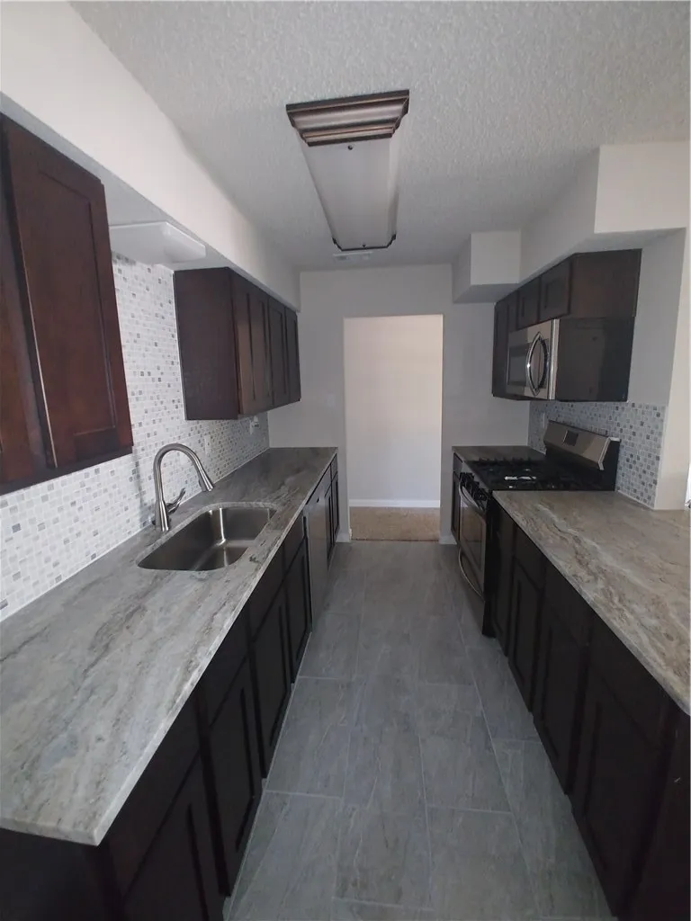 Single Family Residence For Rent in Collin County , 333 Hilltop Lane, Wylie, Texas 75098, 4 Bedroom, 2 Bathroom, 2 Garage spaces, 1,292 Sqft, built in 1966, mls#21392318, Real Estate Agent in Wylie, Homes For Rent in Collin county, Homes For Rent in Wylie, Realtor in Wylie Texas, Real Estate Brokerage Independent Realty Texas, Luminita Cordes Realtor