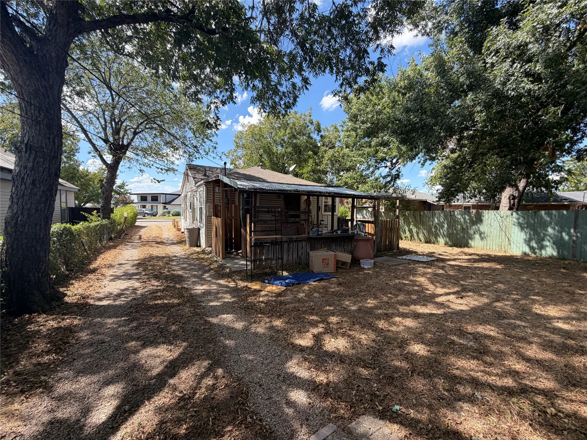 Single Family Residence For Sale in Dallas County , 6520 Tyree Street, Dallas, Texas 75209, 1 Bedroom, 1 Bathroom, Garage spaces, 936 Sqft, built in 1940, mls#21387943, Real Estate Agent in Dallas, Homes For Sale in Dallas county, Homes For Sale in Dallas, Realtor in Dallas Texas, Real Estate Brokerage Independent Realty Texas, Luminita Cordes Realtor