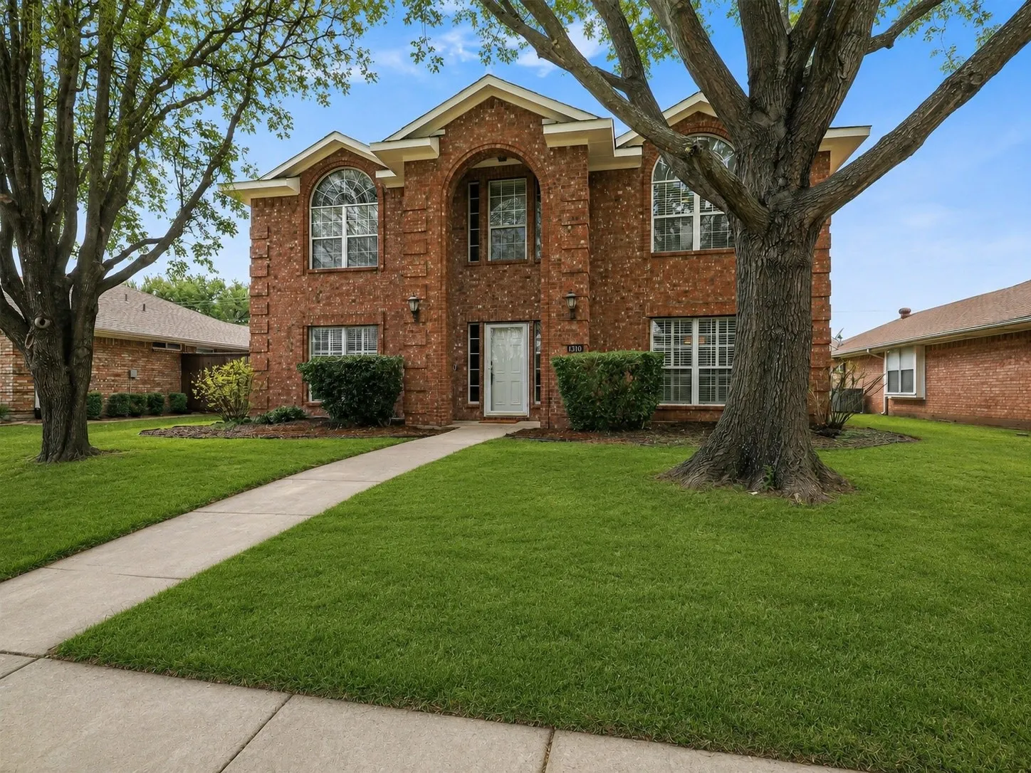 Single Family Residence For Sale