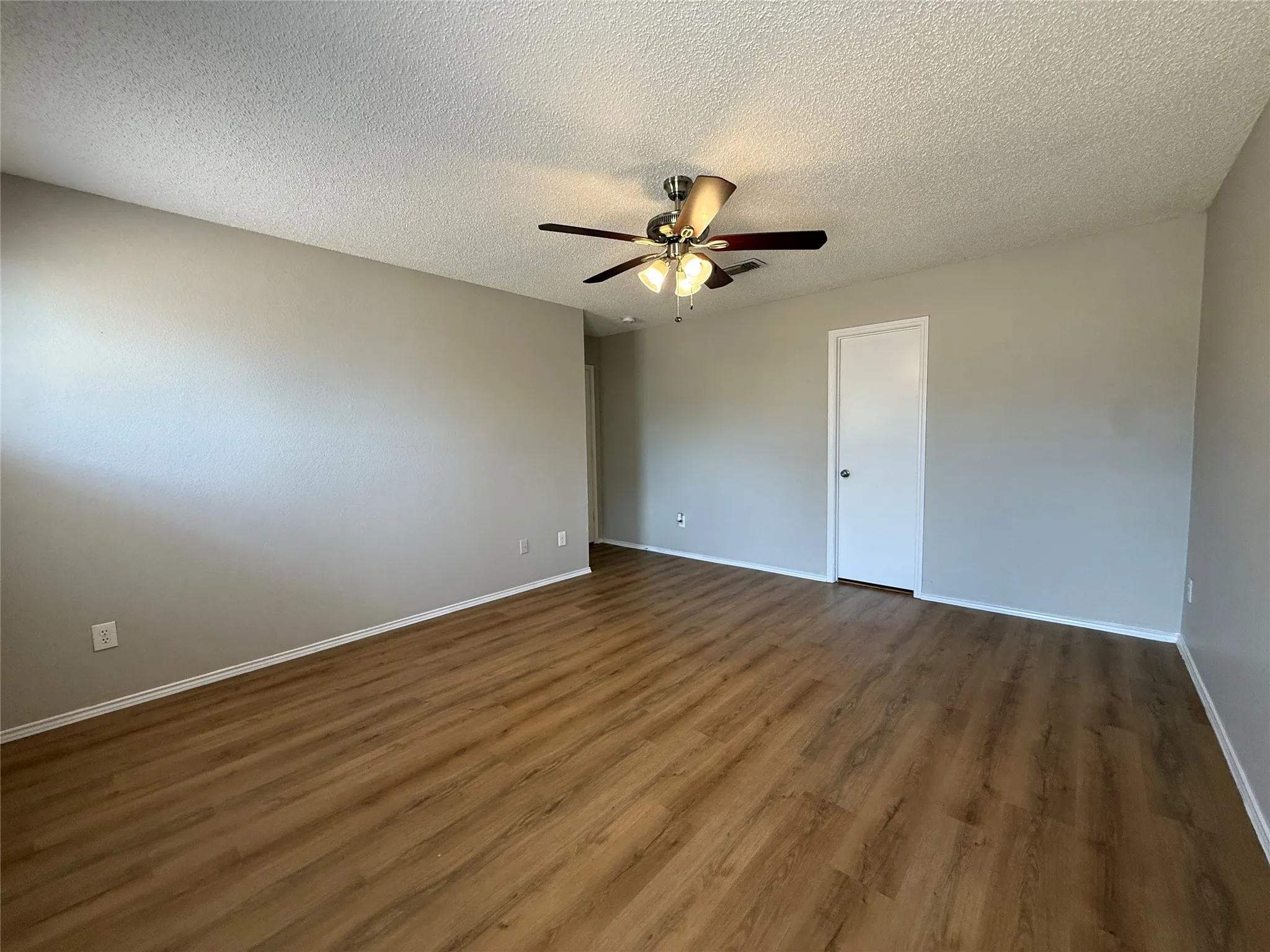 Single Family Residence For Rent in Dallas County , 12267 Ortega, Dallas, Texas 75253, 3 Bedroom, 2 Bathroom, 2 Garage spaces, 1,575 Sqft, built in 1994, mls#21392322, Real Estate Agent in Dallas, Homes For Rent in Dallas county, Homes For Rent in Dallas, Realtor in Dallas Texas, Real Estate Brokerage Independent Realty Texas, Luminita Cordes Realtor