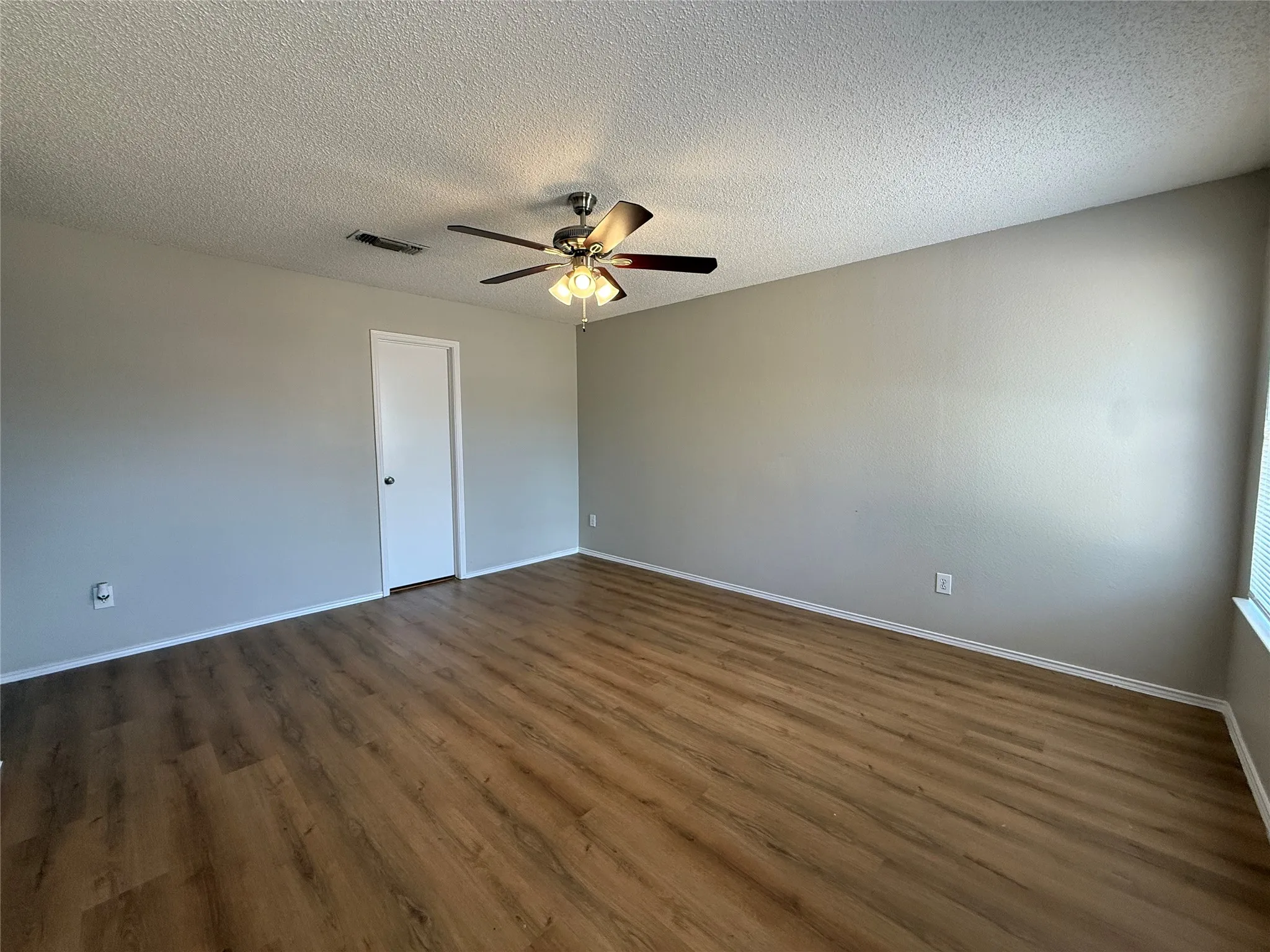Single Family Residence For Rent in Dallas County , 12267 Ortega, Dallas, Texas 75253, 3 Bedroom, 2 Bathroom, 2 Garage spaces, 1,575 Sqft, built in 1994, mls#21392322, Real Estate Agent in Dallas, Homes For Rent in Dallas county, Homes For Rent in Dallas, Realtor in Dallas Texas, Real Estate Brokerage Independent Realty Texas, Luminita Cordes Realtor