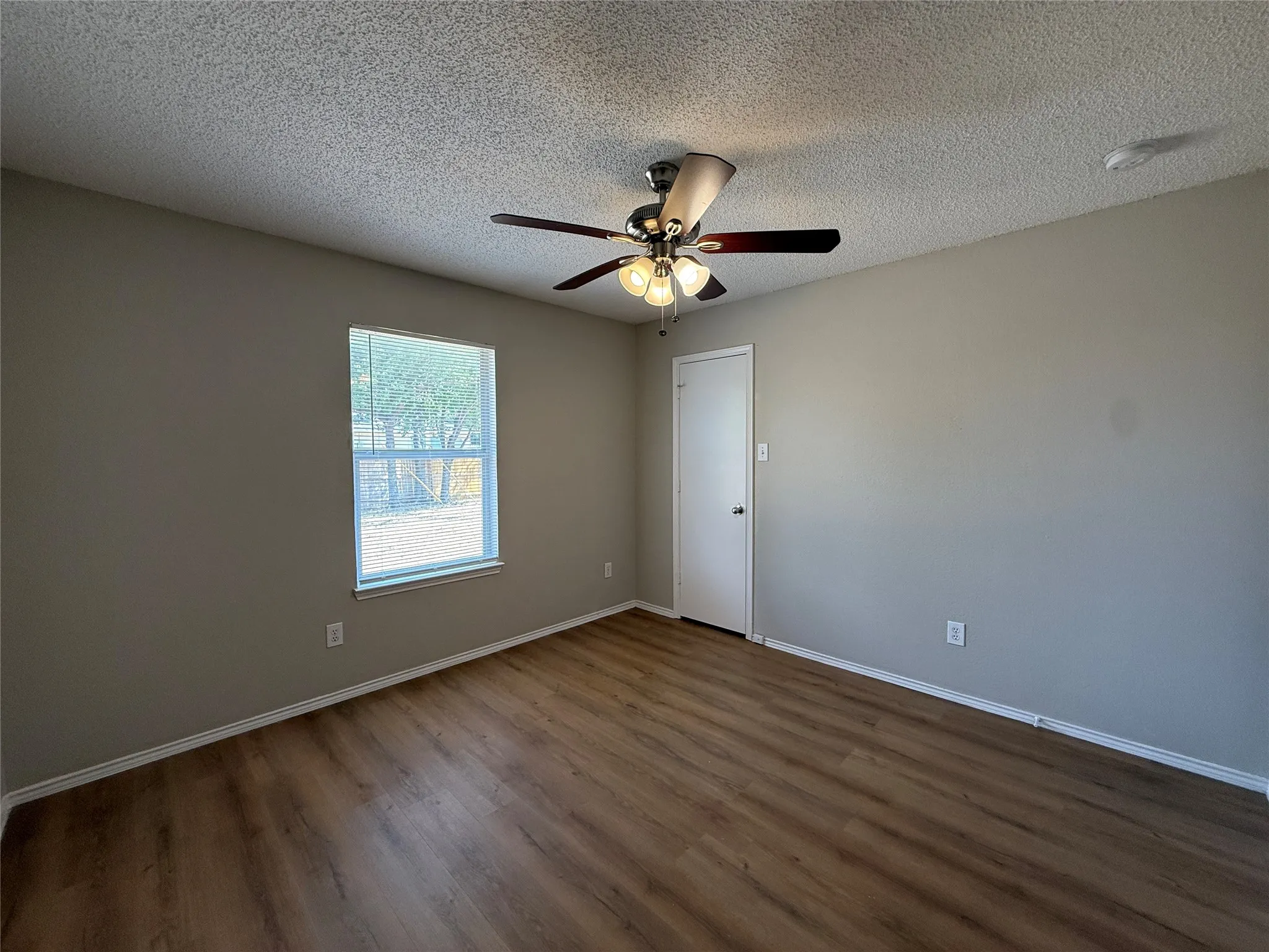 Single Family Residence For Rent in Dallas County , 12267 Ortega, Dallas, Texas 75253, 3 Bedroom, 2 Bathroom, 2 Garage spaces, 1,575 Sqft, built in 1994, mls#21392322, Real Estate Agent in Dallas, Homes For Rent in Dallas county, Homes For Rent in Dallas, Realtor in Dallas Texas, Real Estate Brokerage Independent Realty Texas, Luminita Cordes Realtor