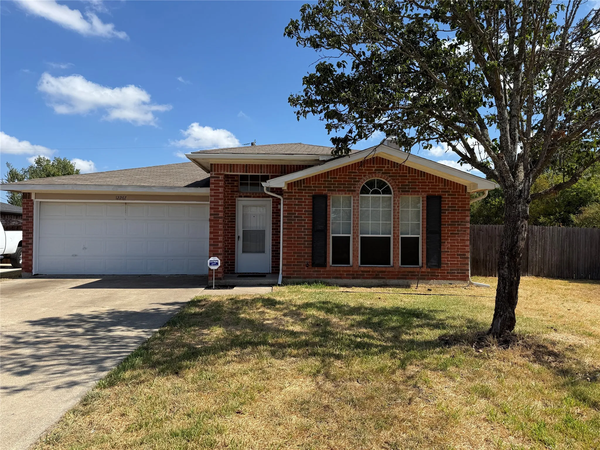 Single Family Residence For Rent in Dallas County , 12267 Ortega, Dallas, Texas 75253, 3 Bedroom, 2 Bathroom, 2 Garage spaces, 1,575 Sqft, built in 1994, mls#21392322, Real Estate Agent in Dallas, Homes For Rent in Dallas county, Homes For Rent in Dallas, Realtor in Dallas Texas, Real Estate Brokerage Independent Realty Texas, Luminita Cordes Realtor