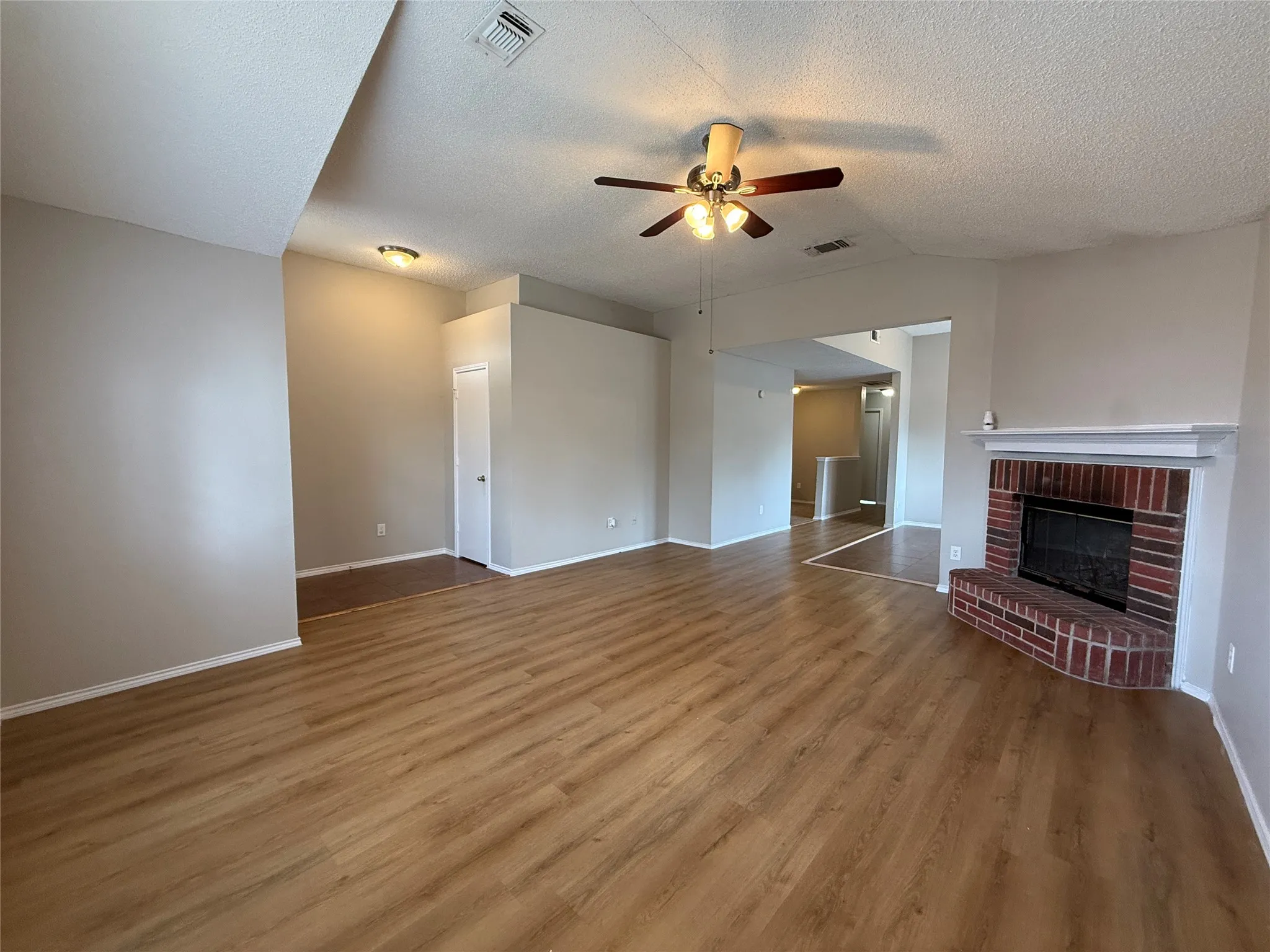 Single Family Residence For Rent in Dallas County , 12267 Ortega, Dallas, Texas 75253, 3 Bedroom, 2 Bathroom, 2 Garage spaces, 1,575 Sqft, built in 1994, mls#21392322, Real Estate Agent in Dallas, Homes For Rent in Dallas county, Homes For Rent in Dallas, Realtor in Dallas Texas, Real Estate Brokerage Independent Realty Texas, Luminita Cordes Realtor