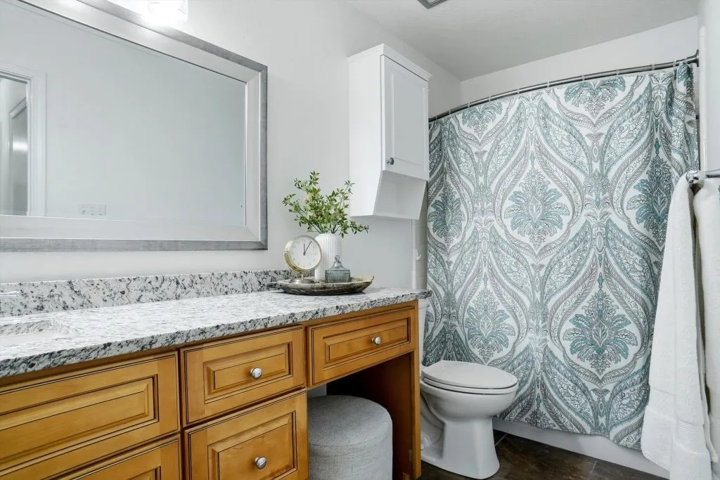 Condominium For Sale in Mc Lennan County , 5006 Lake Shore Drive, Waco, Texas 76710, 2 Bedroom, 2 Bathroom, Garage spaces, 1,325 Sqft, built in 1969, mls#21392132, Real Estate Agent in Waco, Homes For Sale in Mc Lennan county, Homes For Sale in Waco, Realtor in Waco Texas, Real Estate Brokerage Independent Realty Texas, Luminita Cordes Realtor