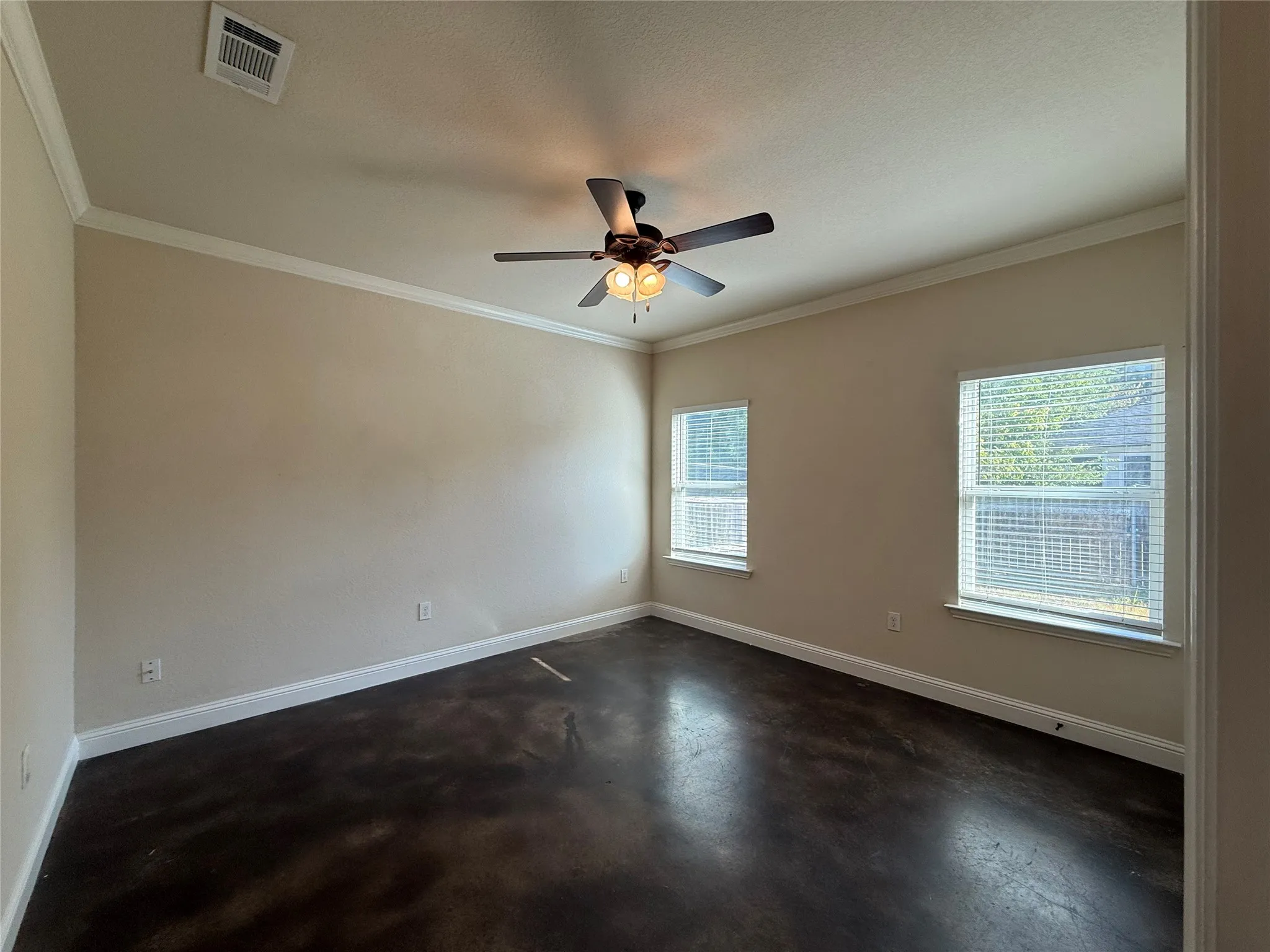 Single Family Residence For Sale in Ellis County , 402 W Avenue C, Waxahachie, Texas 75165, 4 Bedroom, 2 Bathroom, Garage spaces, 1,420 Sqft, built in 2016, mls#21390578, Real Estate Agent in Waxahachie, Homes For Sale in Ellis county, Homes For Sale in Waxahachie, Realtor in Waxahachie Texas, Real Estate Brokerage Independent Realty Texas, Luminita Cordes Realtor