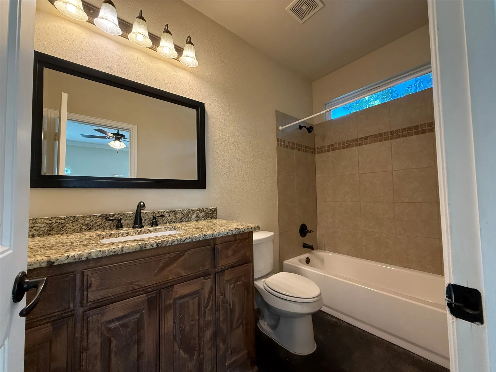 Single Family Residence For Sale in Ellis County , 402 W Avenue C, Waxahachie, Texas 75165, 4 Bedroom, 2 Bathroom, Garage spaces, 1,420 Sqft, built in 2016, mls#21390578, Real Estate Agent in Waxahachie, Homes For Sale in Ellis county, Homes For Sale in Waxahachie, Realtor in Waxahachie Texas, Real Estate Brokerage Independent Realty Texas, Luminita Cordes Realtor