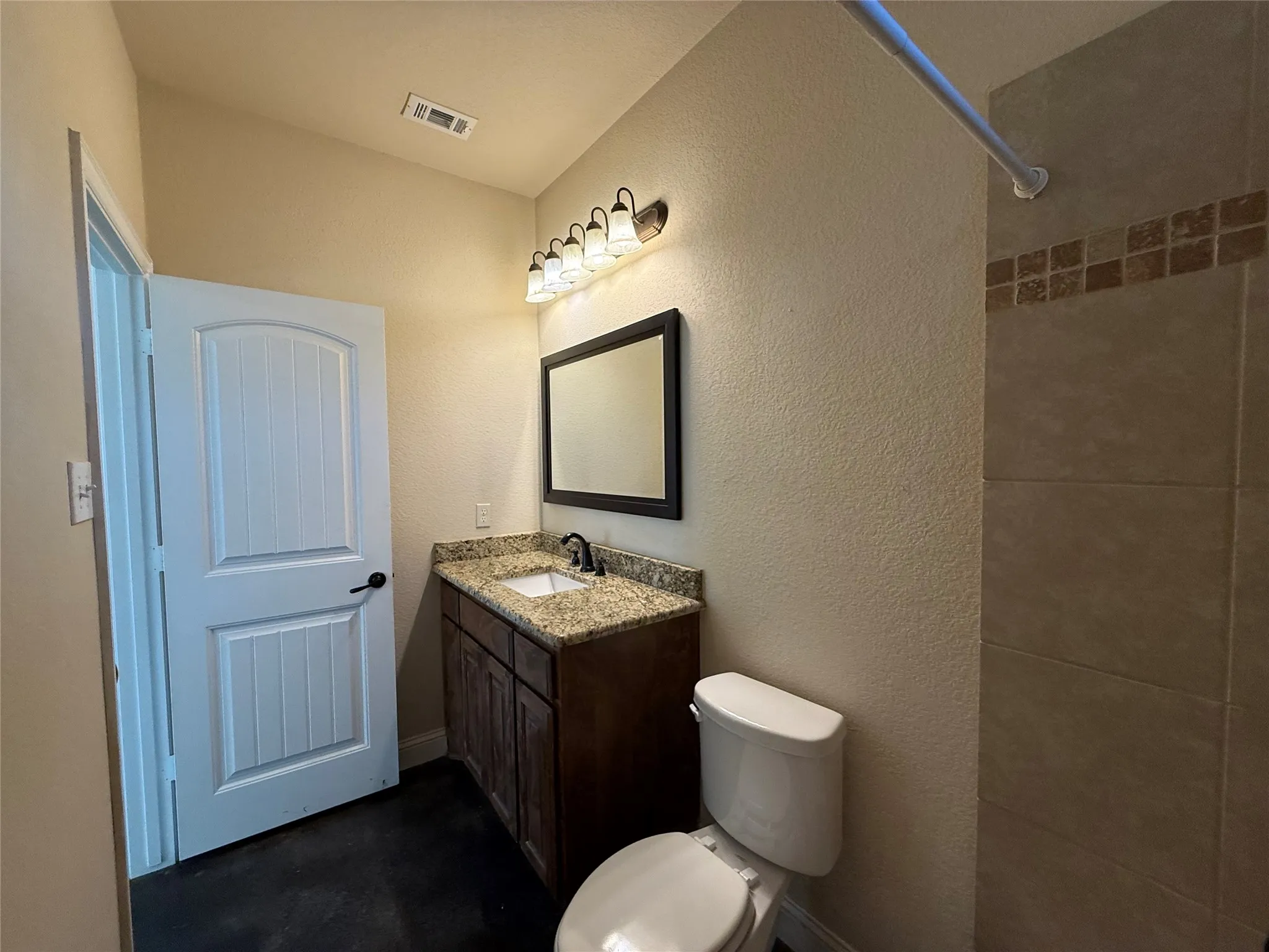 Single Family Residence For Sale in Ellis County , 402 W Avenue C, Waxahachie, Texas 75165, 4 Bedroom, 2 Bathroom, Garage spaces, 1,420 Sqft, built in 2016, mls#21390578, Real Estate Agent in Waxahachie, Homes For Sale in Ellis county, Homes For Sale in Waxahachie, Realtor in Waxahachie Texas, Real Estate Brokerage Independent Realty Texas, Luminita Cordes Realtor