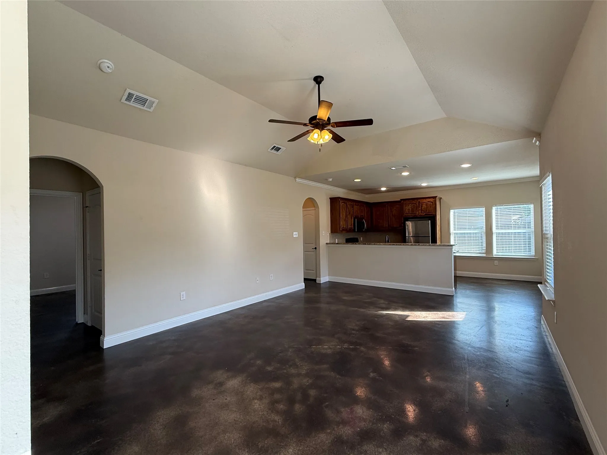 Single Family Residence For Sale in Ellis County , 402 W Avenue C, Waxahachie, Texas 75165, 4 Bedroom, 2 Bathroom, Garage spaces, 1,420 Sqft, built in 2016, mls#21390578, Real Estate Agent in Waxahachie, Homes For Sale in Ellis county, Homes For Sale in Waxahachie, Realtor in Waxahachie Texas, Real Estate Brokerage Independent Realty Texas, Luminita Cordes Realtor