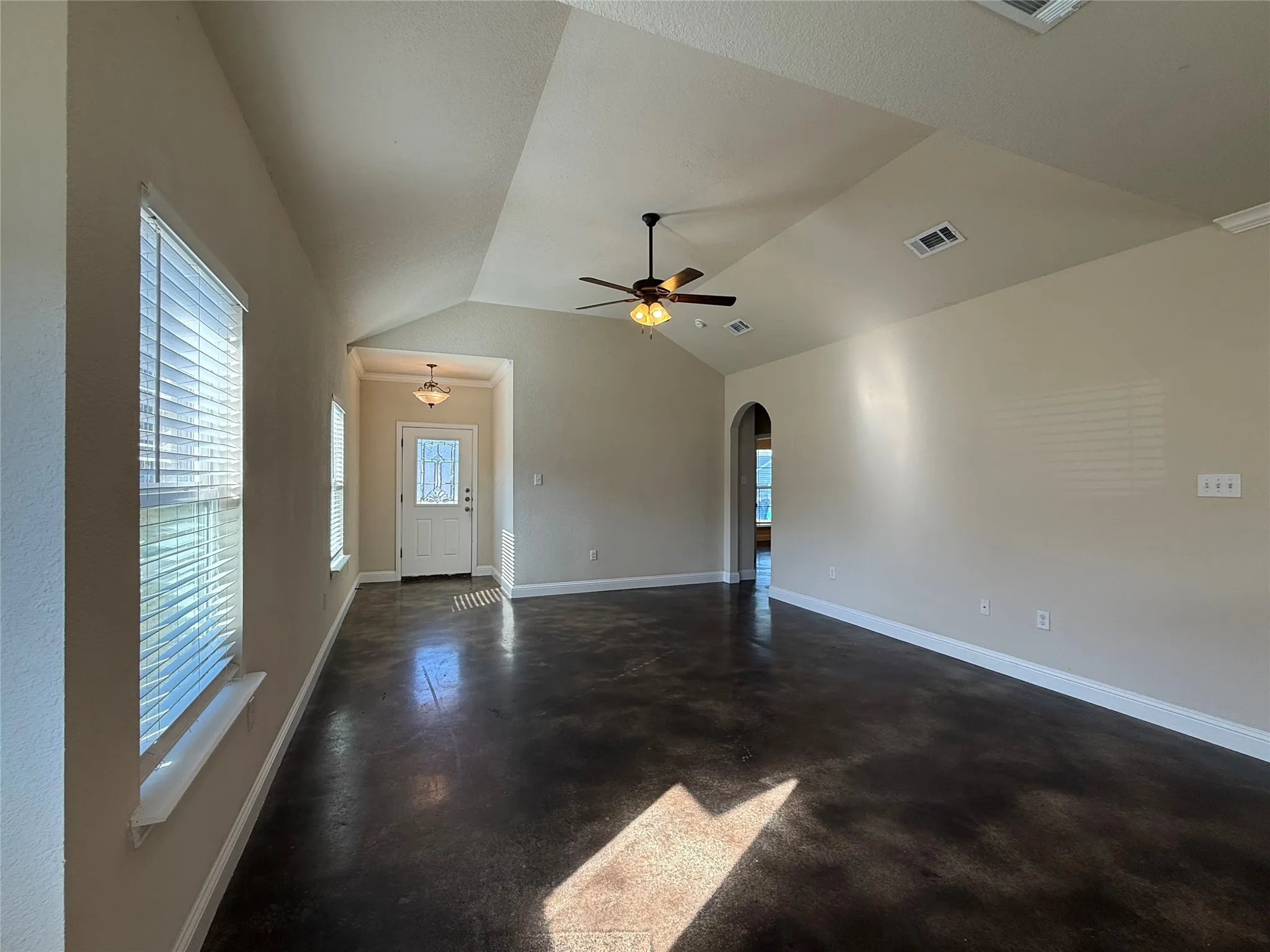 Single Family Residence For Sale in Ellis County , 402 W Avenue C, Waxahachie, Texas 75165, 4 Bedroom, 2 Bathroom, Garage spaces, 1,420 Sqft, built in 2016, mls#21390578, Real Estate Agent in Waxahachie, Homes For Sale in Ellis county, Homes For Sale in Waxahachie, Realtor in Waxahachie Texas, Real Estate Brokerage Independent Realty Texas, Luminita Cordes Realtor