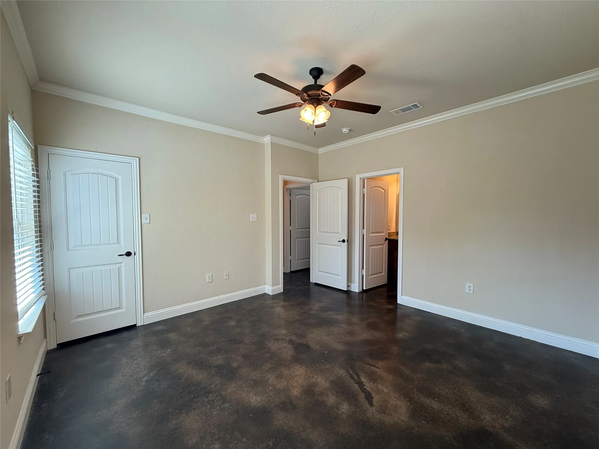 Single Family Residence For Sale in Ellis County , 402 W Avenue C, Waxahachie, Texas 75165, 4 Bedroom, 2 Bathroom, Garage spaces, 1,420 Sqft, built in 2016, mls#21390578, Real Estate Agent in Waxahachie, Homes For Sale in Ellis county, Homes For Sale in Waxahachie, Realtor in Waxahachie Texas, Real Estate Brokerage Independent Realty Texas, Luminita Cordes Realtor