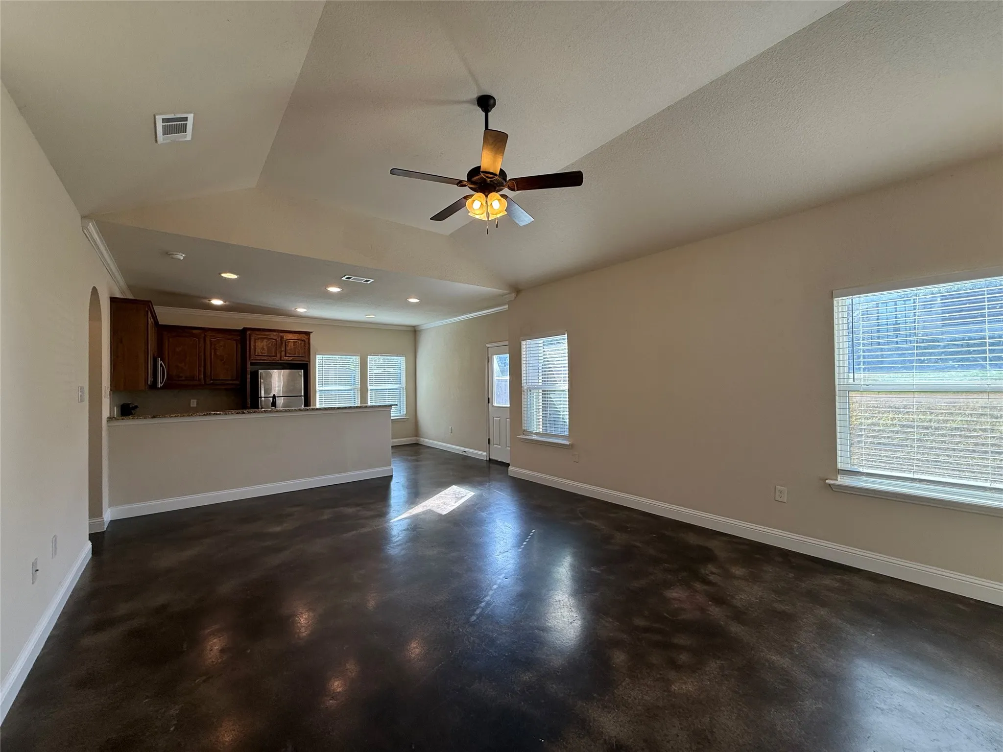 Single Family Residence For Sale in Ellis County , 402 W Avenue C, Waxahachie, Texas 75165, 4 Bedroom, 2 Bathroom, Garage spaces, 1,420 Sqft, built in 2016, mls#21390578, Real Estate Agent in Waxahachie, Homes For Sale in Ellis county, Homes For Sale in Waxahachie, Realtor in Waxahachie Texas, Real Estate Brokerage Independent Realty Texas, Luminita Cordes Realtor