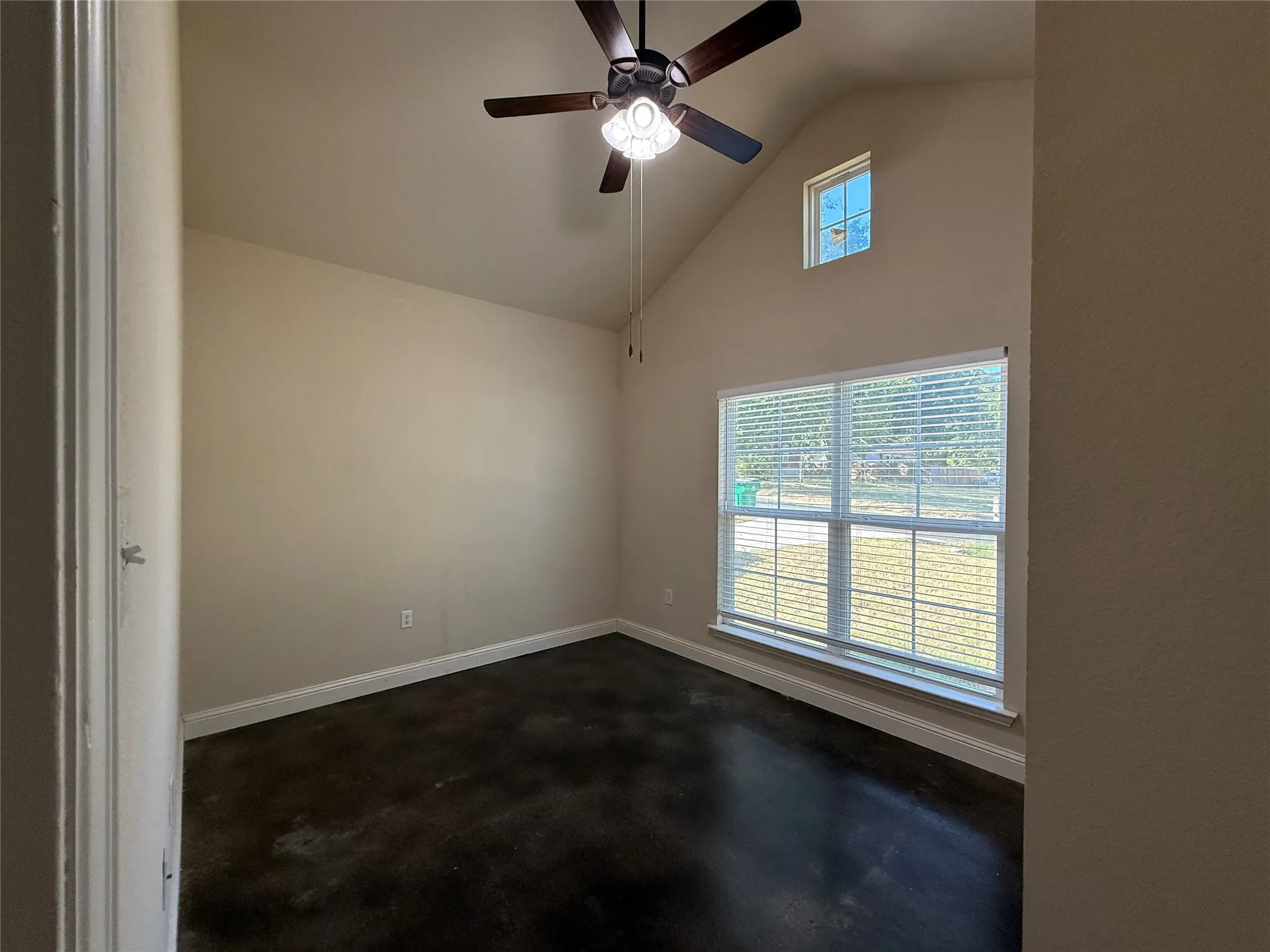 Single Family Residence For Sale in Ellis County , 402 W Avenue C, Waxahachie, Texas 75165, 4 Bedroom, 2 Bathroom, Garage spaces, 1,420 Sqft, built in 2016, mls#21390578, Real Estate Agent in Waxahachie, Homes For Sale in Ellis county, Homes For Sale in Waxahachie, Realtor in Waxahachie Texas, Real Estate Brokerage Independent Realty Texas, Luminita Cordes Realtor