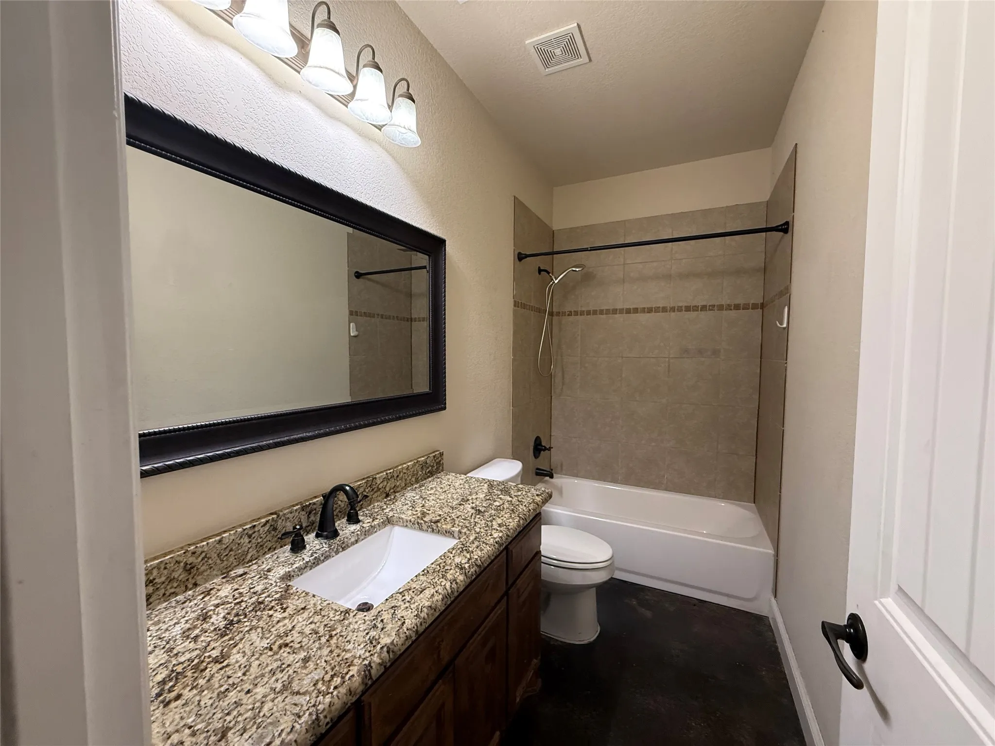 Single Family Residence For Sale in Ellis County , 402 W Avenue C, Waxahachie, Texas 75165, 4 Bedroom, 2 Bathroom, Garage spaces, 1,420 Sqft, built in 2016, mls#21390578, Real Estate Agent in Waxahachie, Homes For Sale in Ellis county, Homes For Sale in Waxahachie, Realtor in Waxahachie Texas, Real Estate Brokerage Independent Realty Texas, Luminita Cordes Realtor