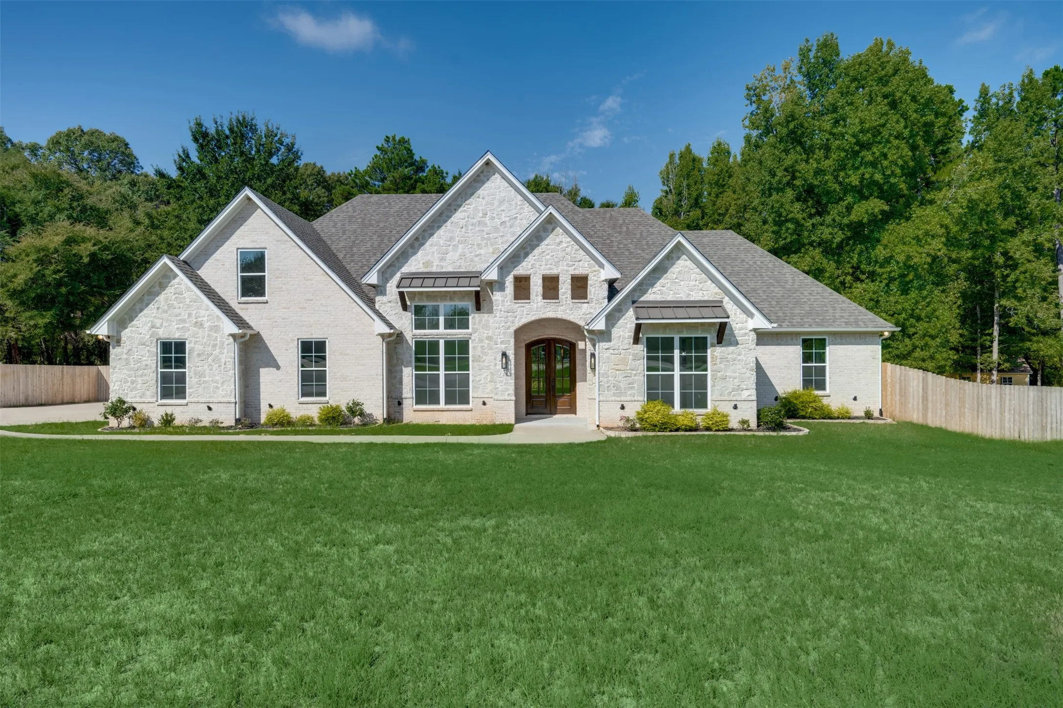 Single Family Residence For Sale in Smith County , 12171 Copper Court, Tyler, Texas 75706, 5 Bedroom, 5 Bathroom, 2 Garage spaces, 3,078 Sqft, built in 2023, mls#21392243, Real Estate Agent in Tyler, Homes For Sale in Smith county, Homes For Sale in Tyler, Realtor in Tyler Texas, Real Estate Brokerage Independent Realty Texas, Luminita Cordes Realtor