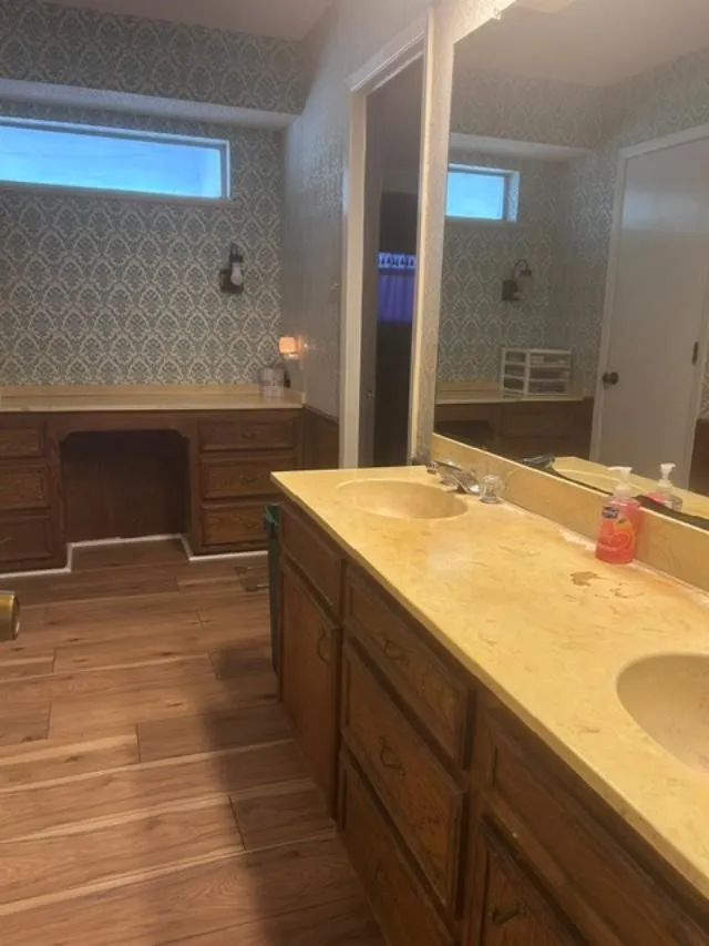 Single Family Residence For Sale in Grayson County , 1353 Beasley Boulevard, Whitewright, Texas 75491, 4 Bedroom, 3 Bathroom, 2 Garage spaces, 2,703 Sqft, built in 1970, mls#21390484, Real Estate Agent in Whitewright, Homes For Sale in Grayson county, Homes For Sale in Whitewright, Realtor in Whitewright Texas, Real Estate Brokerage Independent Realty Texas, Luminita Cordes Realtor