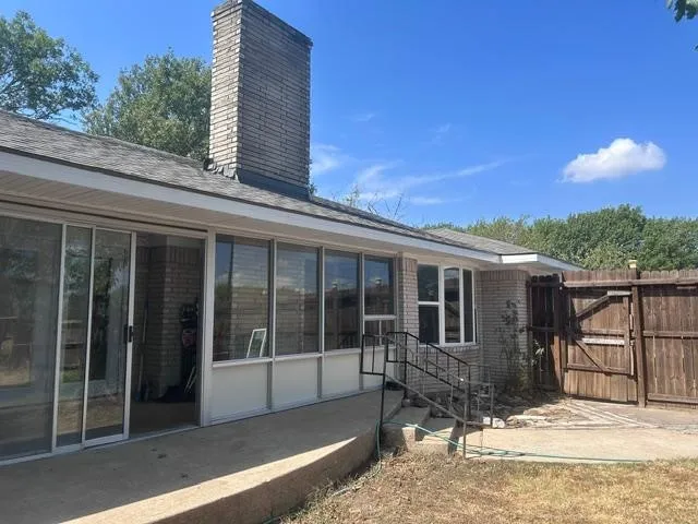 Single Family Residence For Sale in Grayson County , 1353 Beasley Boulevard, Whitewright, Texas 75491, 4 Bedroom, 3 Bathroom, 2 Garage spaces, 2,703 Sqft, built in 1970, mls#21390484, Real Estate Agent in Whitewright, Homes For Sale in Grayson county, Homes For Sale in Whitewright, Realtor in Whitewright Texas, Real Estate Brokerage Independent Realty Texas, Luminita Cordes Realtor