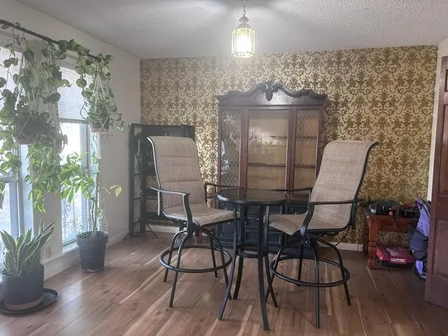 Single Family Residence For Sale in Grayson County , 1353 Beasley Boulevard, Whitewright, Texas 75491, 4 Bedroom, 3 Bathroom, 2 Garage spaces, 2,703 Sqft, built in 1970, mls#21390484, Real Estate Agent in Whitewright, Homes For Sale in Grayson county, Homes For Sale in Whitewright, Realtor in Whitewright Texas, Real Estate Brokerage Independent Realty Texas, Luminita Cordes Realtor