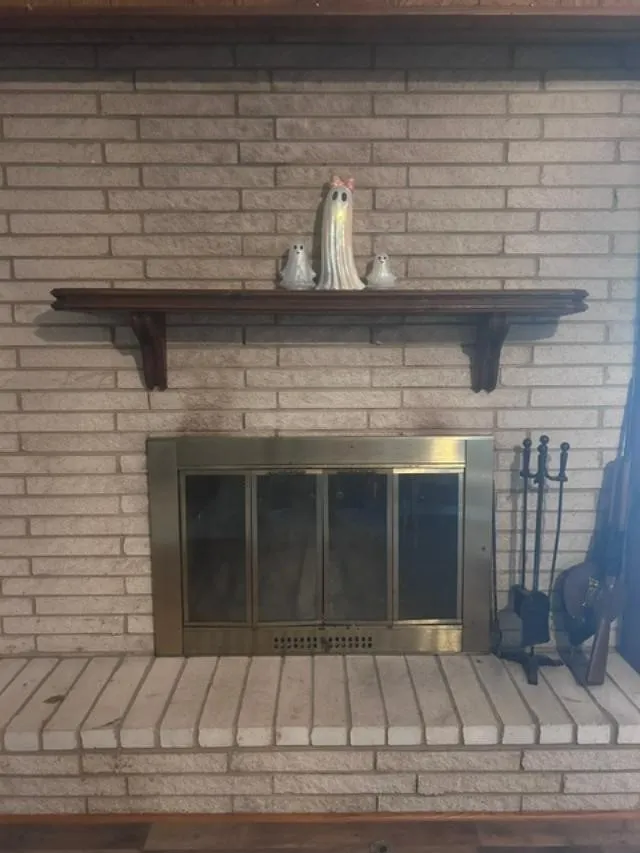 Single Family Residence For Sale in Grayson County , 1353 Beasley Boulevard, Whitewright, Texas 75491, 4 Bedroom, 3 Bathroom, 2 Garage spaces, 2,703 Sqft, built in 1970, mls#21390484, Real Estate Agent in Whitewright, Homes For Sale in Grayson county, Homes For Sale in Whitewright, Realtor in Whitewright Texas, Real Estate Brokerage Independent Realty Texas, Luminita Cordes Realtor