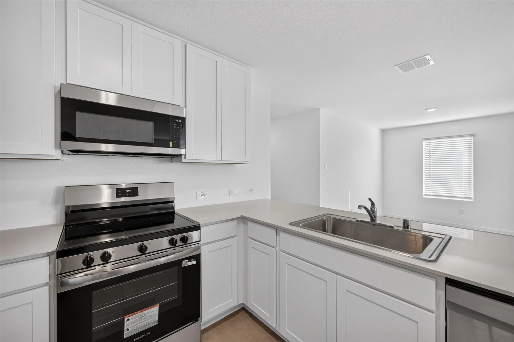 Single Family Residence For Rent in Johnson County , 624 W Criner Street, Grandview, Texas 76050, 4 Bedroom, 2 Bathroom, 2 Garage spaces, 1,736 Sqft, built in 2026, mls#21392341, Real Estate Agent in Grandview, Homes For Rent in Johnson county, Homes For Rent in Grandview, Realtor in Grandview Texas, Real Estate Brokerage Independent Realty Texas, Luminita Cordes Realtor