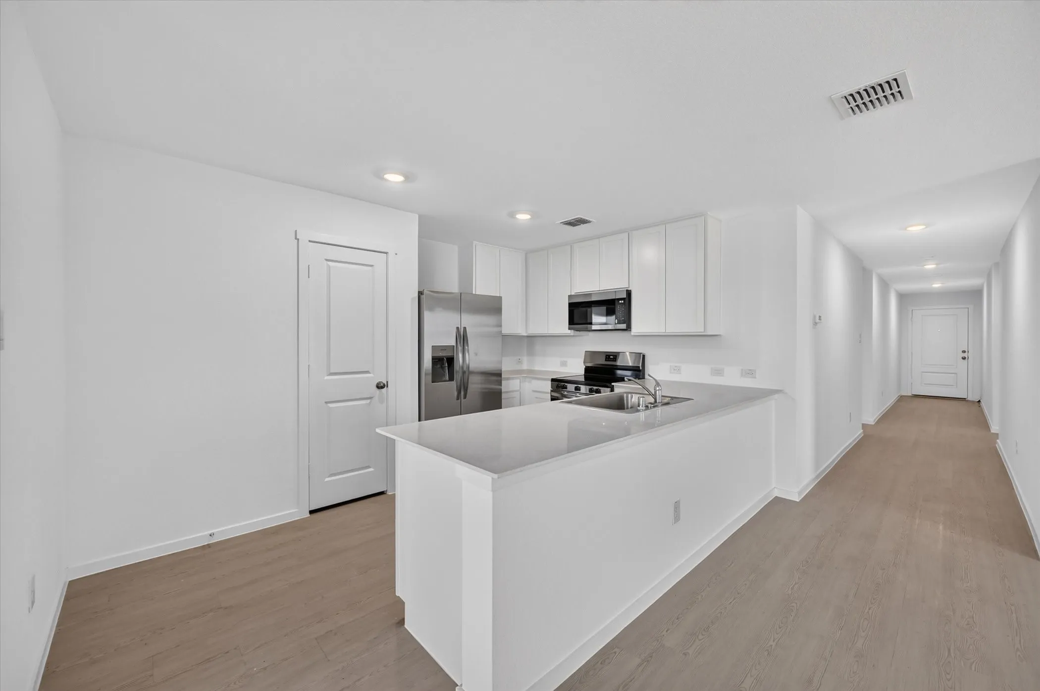 Single Family Residence For Rent in Johnson County , 624 W Criner Street, Grandview, Texas 76050, 4 Bedroom, 2 Bathroom, 2 Garage spaces, 1,736 Sqft, built in 2026, mls#21392341, Real Estate Agent in Grandview, Homes For Rent in Johnson county, Homes For Rent in Grandview, Realtor in Grandview Texas, Real Estate Brokerage Independent Realty Texas, Luminita Cordes Realtor