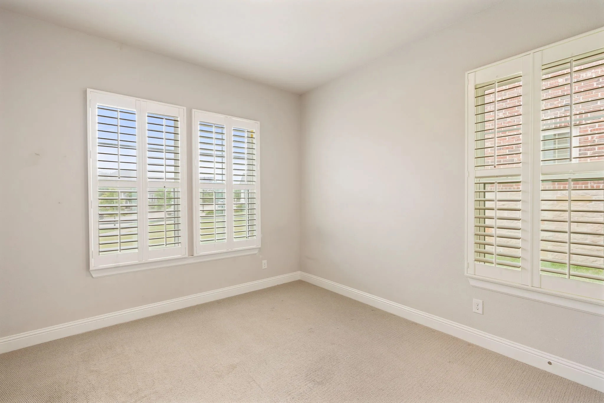 Single Family Residence For Sale in Dallas County , 8900 Homestead Boulevard, Rowlett, Texas 75089, 4 Bedroom, 2 Bathroom, 2 Garage spaces, 1,779 Sqft, built in 2017, mls#21392325, Real Estate Agent in Rowlett, Homes For Sale in Dallas county, Homes For Sale in Rowlett, Realtor in Rowlett Texas, Real Estate Brokerage Independent Realty Texas, Luminita Cordes Realtor