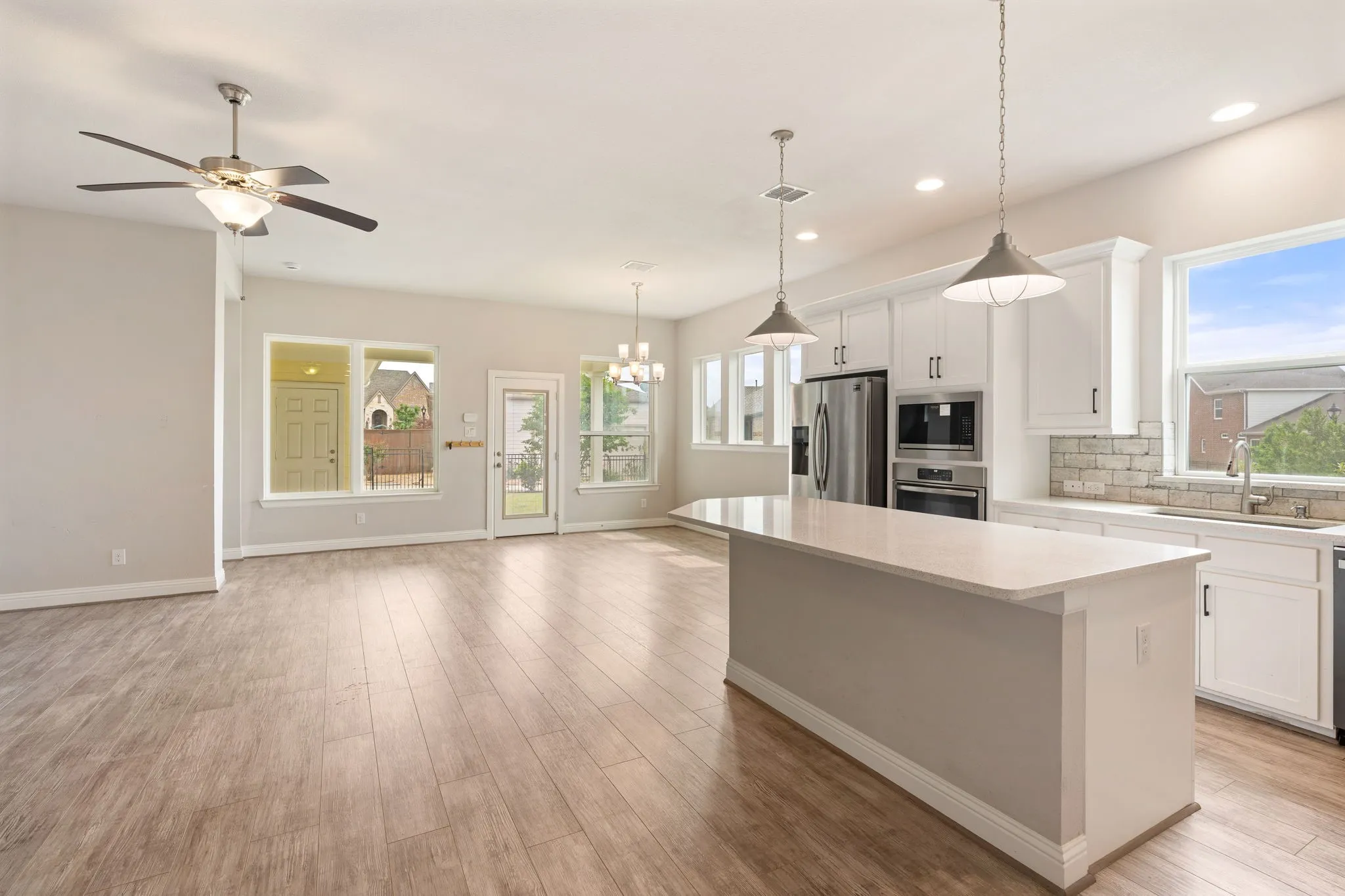 Single Family Residence For Sale in Dallas County , 8900 Homestead Boulevard, Rowlett, Texas 75089, 4 Bedroom, 2 Bathroom, 2 Garage spaces, 1,779 Sqft, built in 2017, mls#21392325, Real Estate Agent in Rowlett, Homes For Sale in Dallas county, Homes For Sale in Rowlett, Realtor in Rowlett Texas, Real Estate Brokerage Independent Realty Texas, Luminita Cordes Realtor