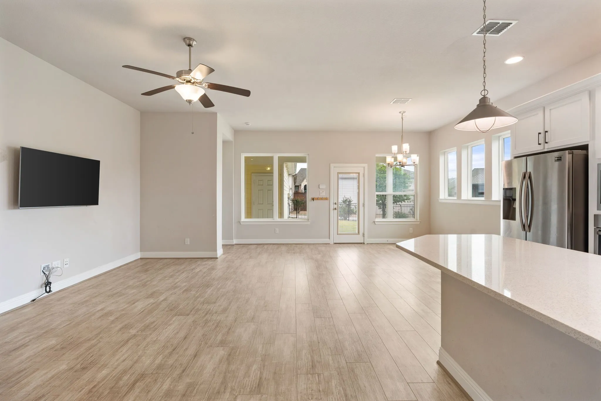 Single Family Residence For Sale in Dallas County , 8900 Homestead Boulevard, Rowlett, Texas 75089, 4 Bedroom, 2 Bathroom, 2 Garage spaces, 1,779 Sqft, built in 2017, mls#21392325, Real Estate Agent in Rowlett, Homes For Sale in Dallas county, Homes For Sale in Rowlett, Realtor in Rowlett Texas, Real Estate Brokerage Independent Realty Texas, Luminita Cordes Realtor